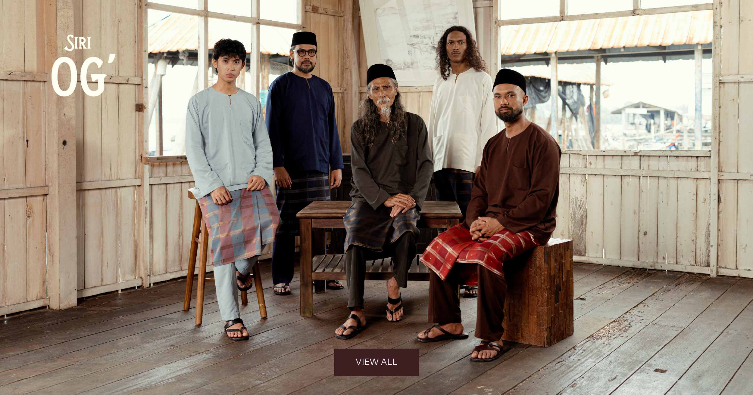 generasi berbeza dalam baju melayu teluk belanga