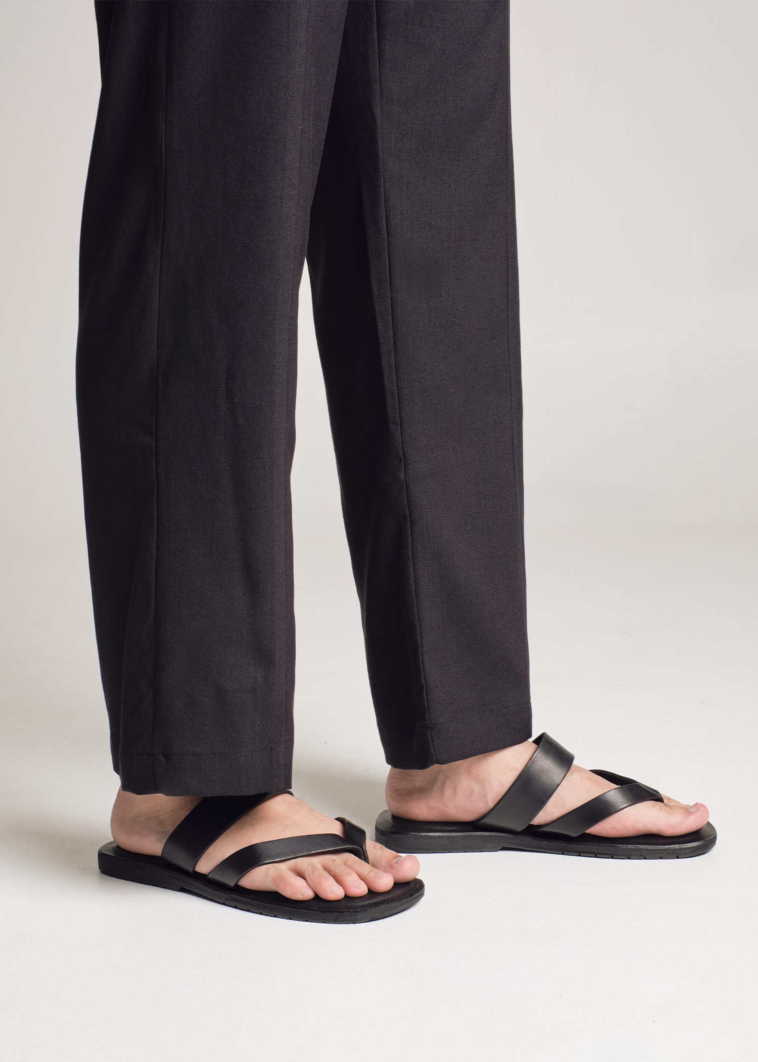 Sandal Toe-Post Strap Leather - Black