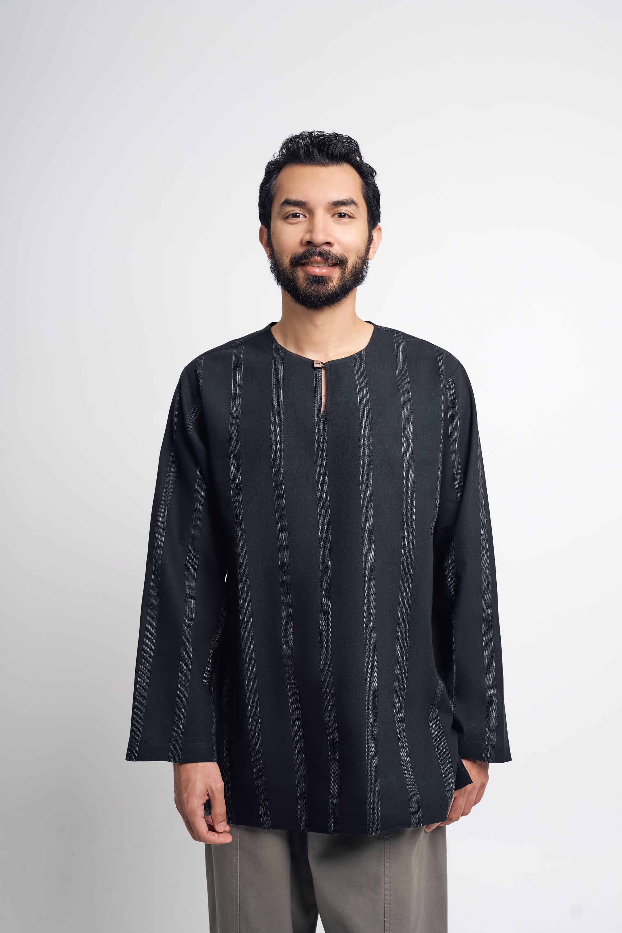 Detak Modern Fit Long Sleeves Top - Black