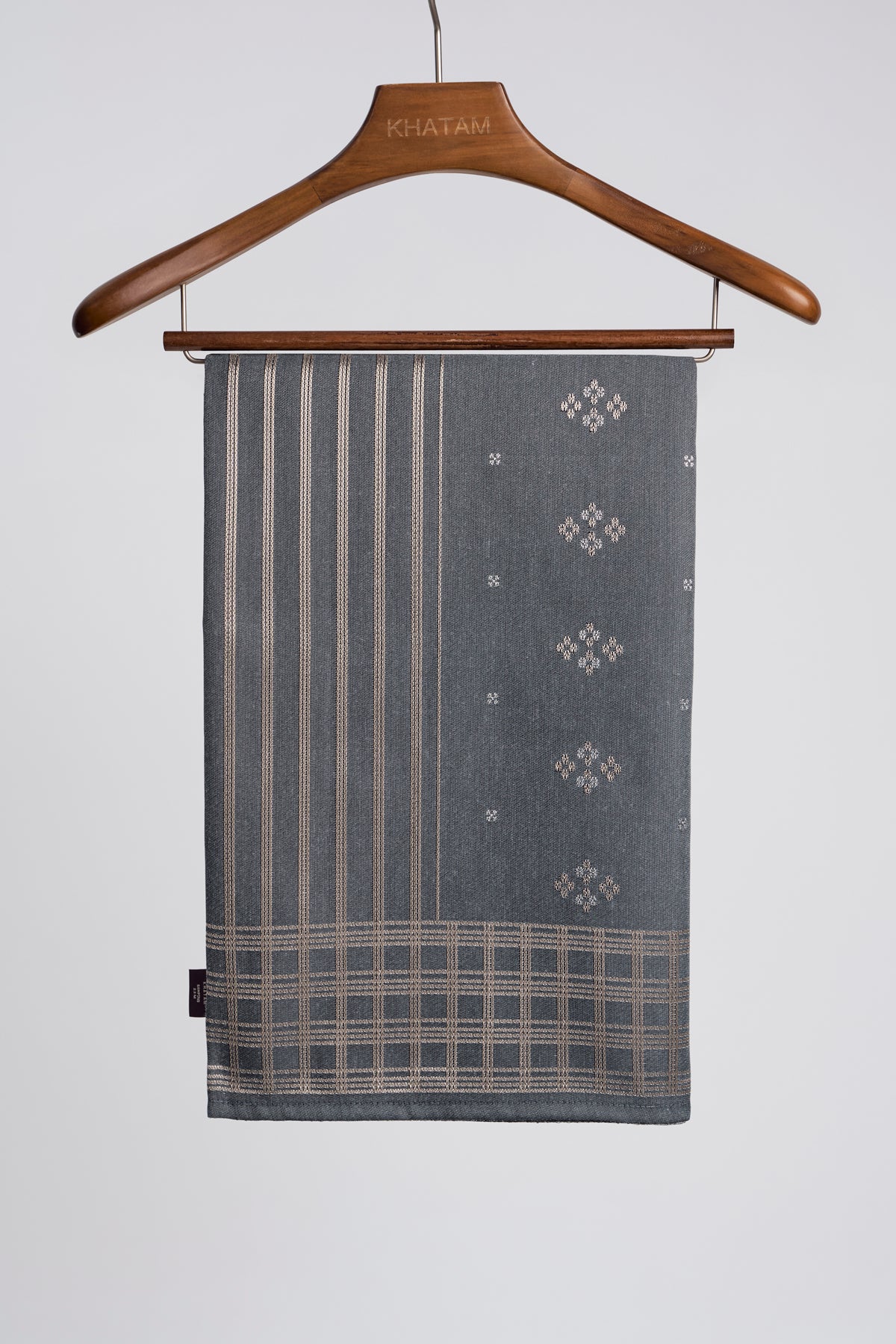 Samping Galur Cengkih - Kelabu Perak