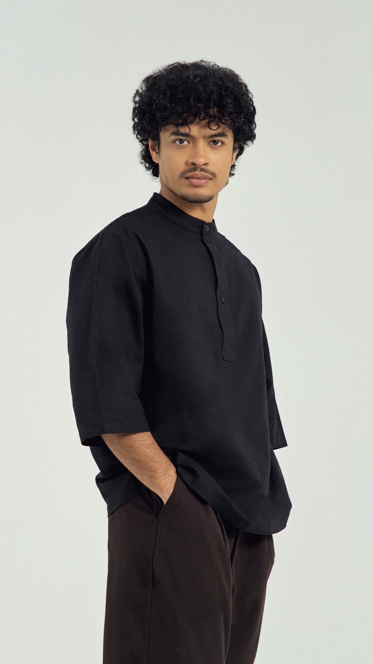 Kuadra Loose Fit Men Top Quarter Sleeve - Black