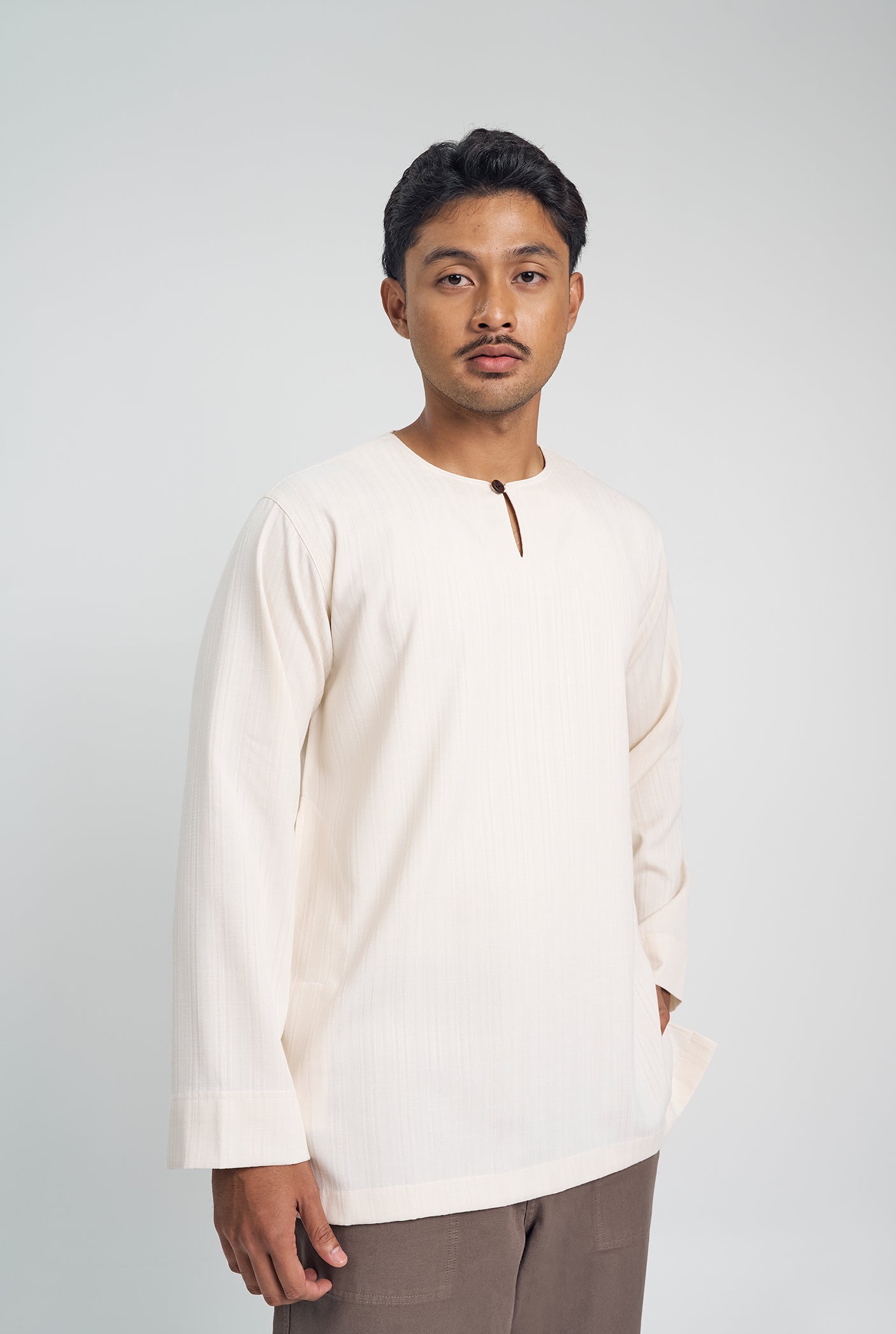 Lembar Modern Fit Long Sleeves Top - Cream