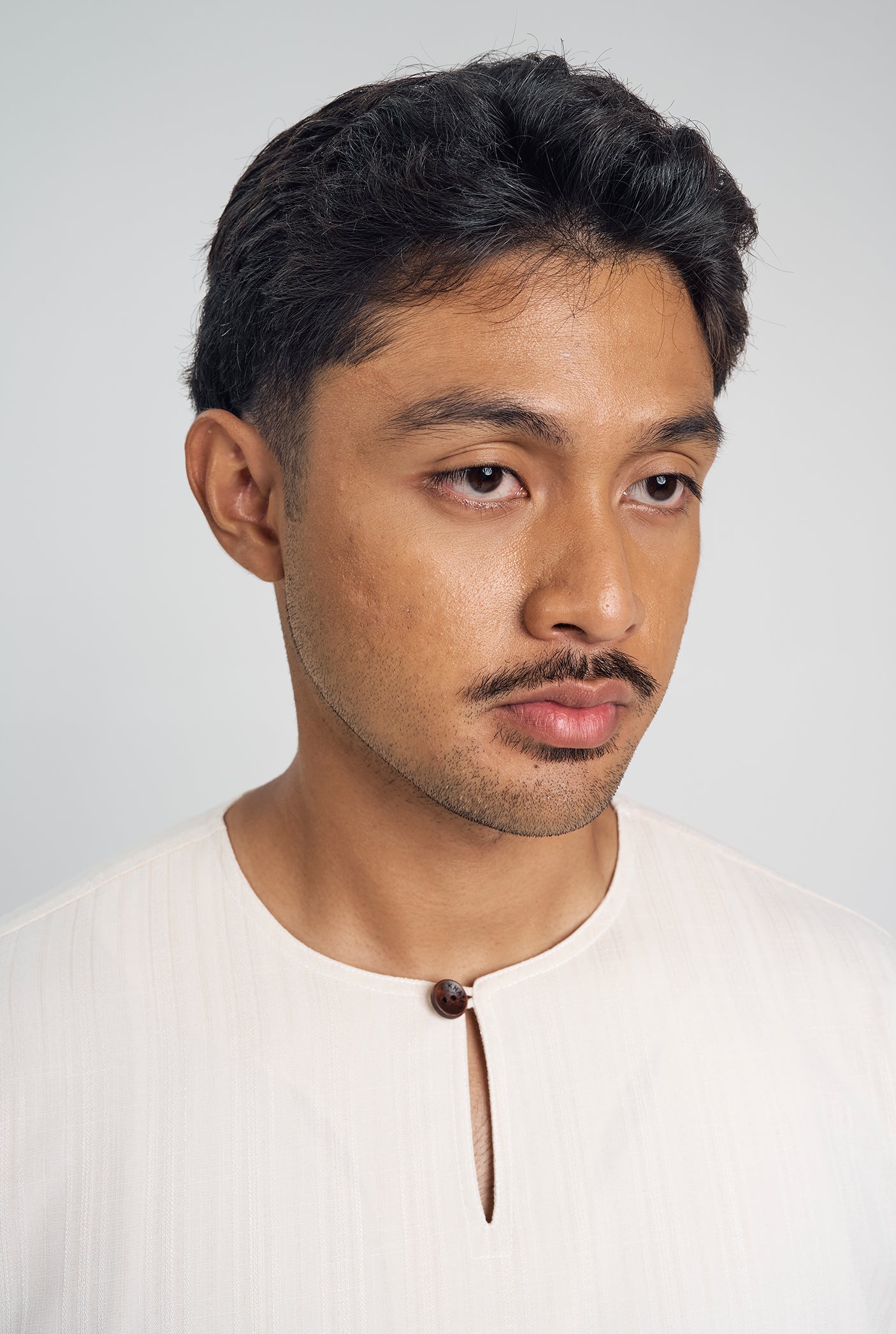 Lembar Modern Fit Long Sleeves Top - Cream