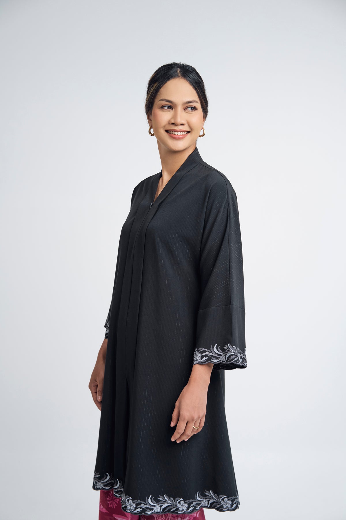 Nyonya Khatam Kemboja Kebaya Labuh - Black