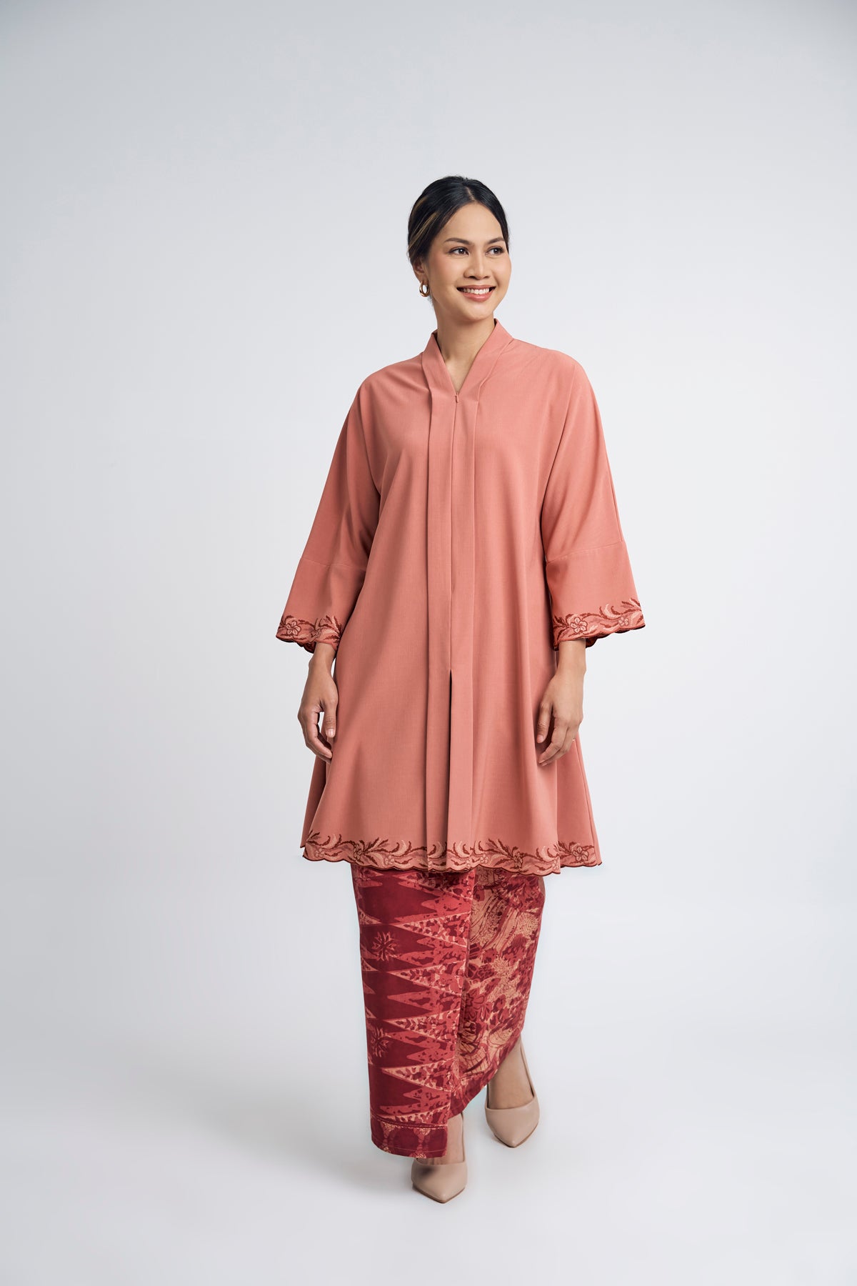 Nyonya Khatam Kemboja Kebaya Labuh - Salmon Pink