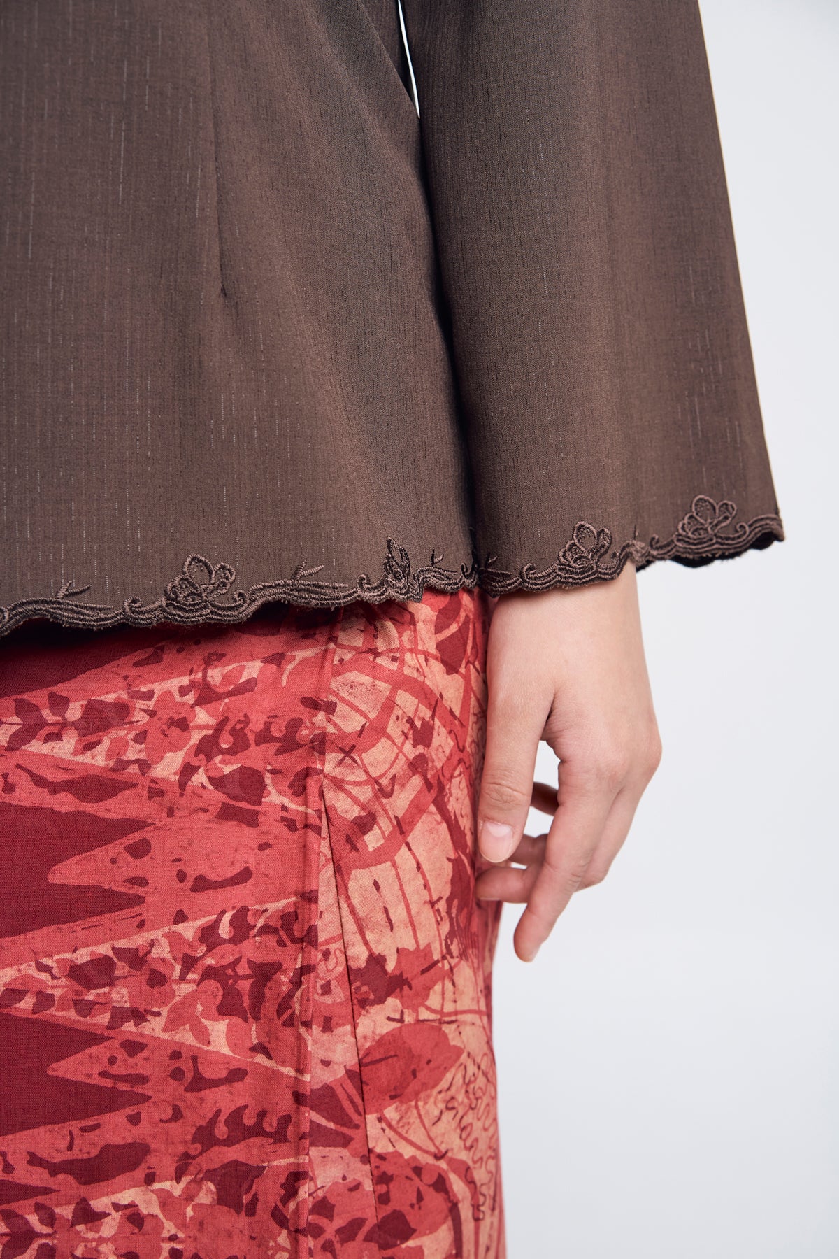 Nyonya Khatam Melor Kebaya Pendek Top - Dark Chocolate