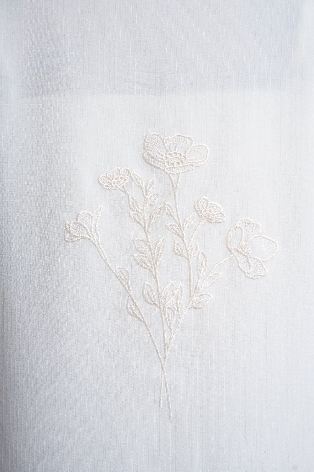 Nyonya Khatam Melor Kebaya Pendek - White