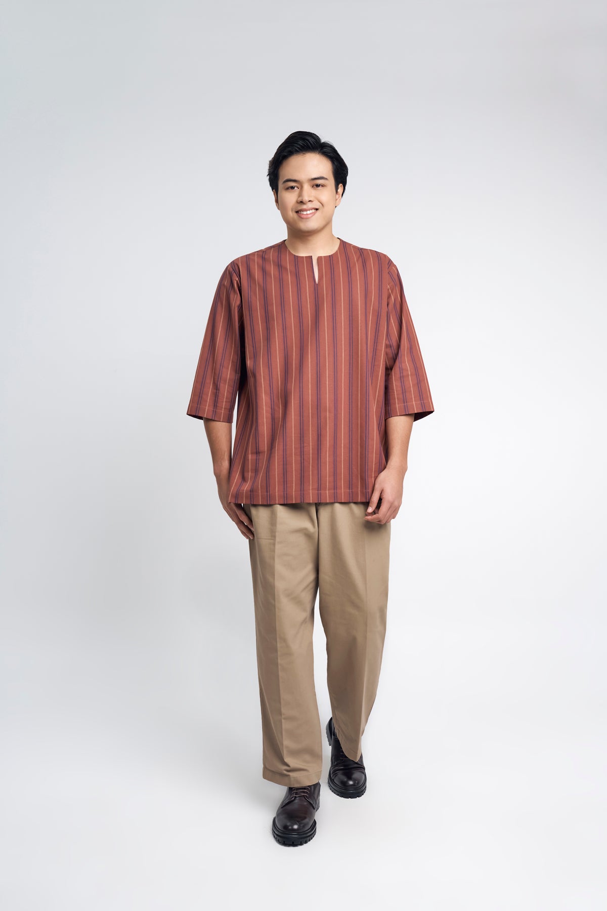 Palong Loose Fit Men Top Quarter - Auburn Brown