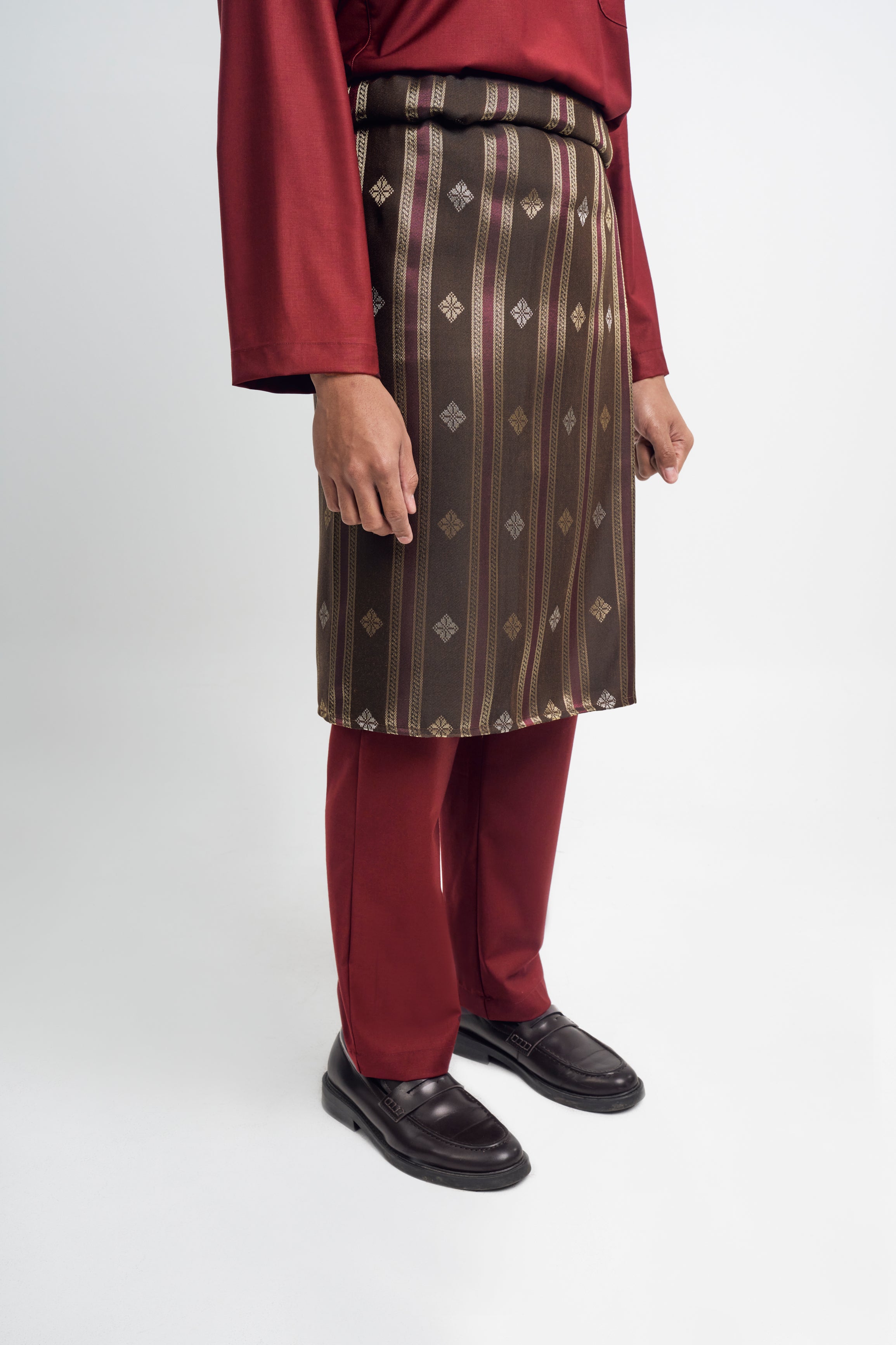 Patawali Classic Fit Baju Melayu Cekak Musang - Mahogany Red