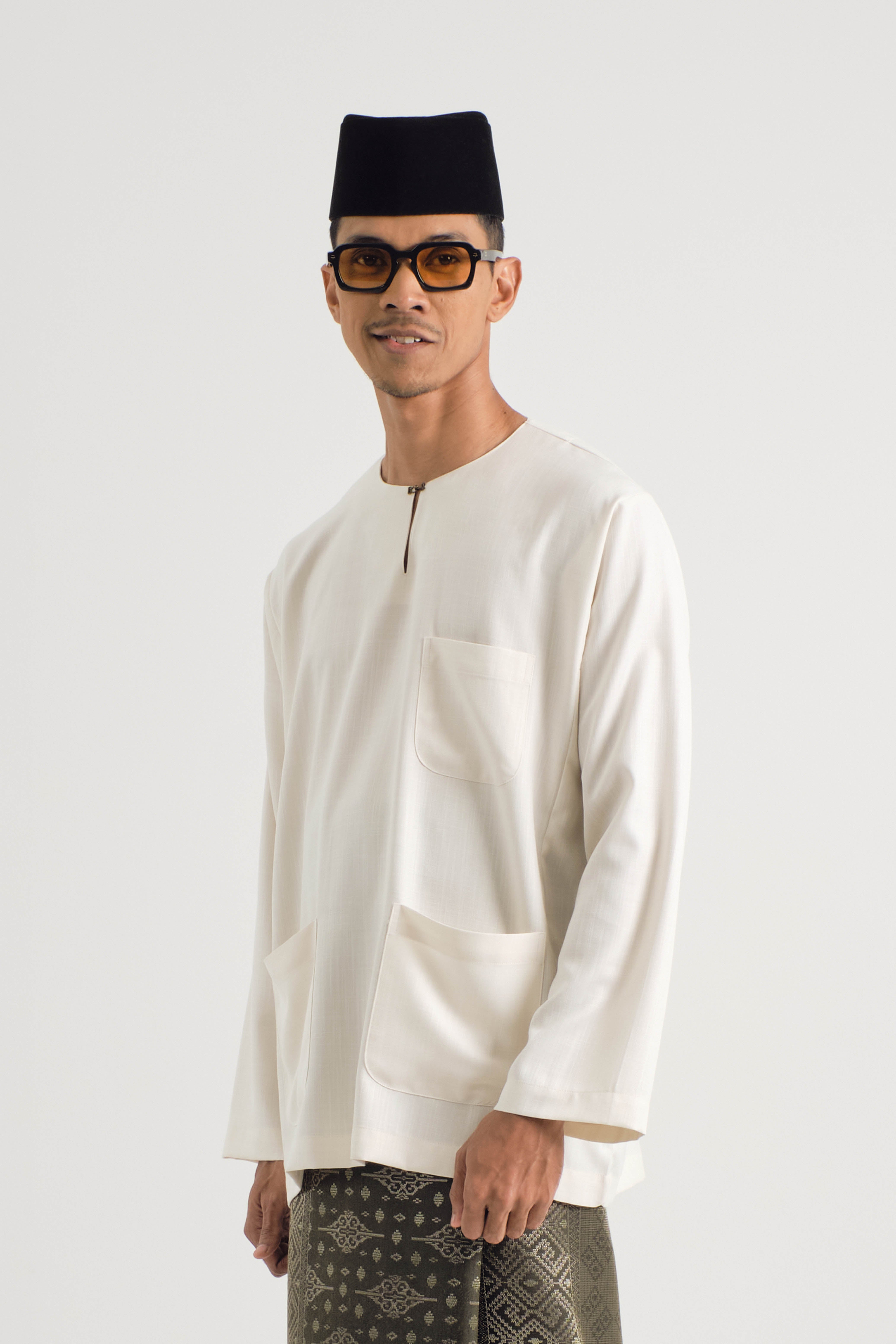 OG' Series Baju Melayu Teluk Belanga Klasik Seluar Ikat - Putih Gading