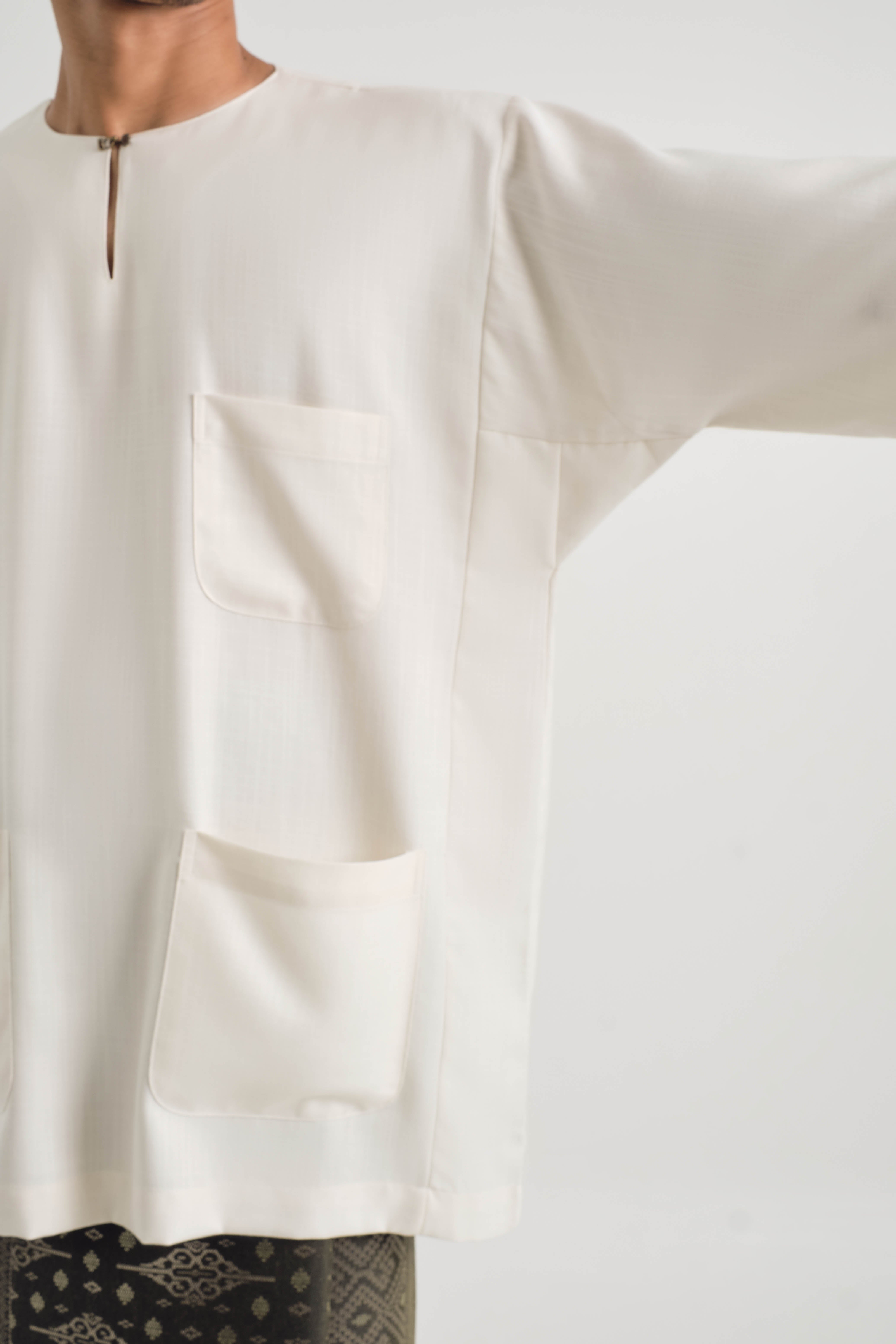 OG' Series Baju Melayu Teluk Belanga Klasik Seluar Ikat - Putih Gading