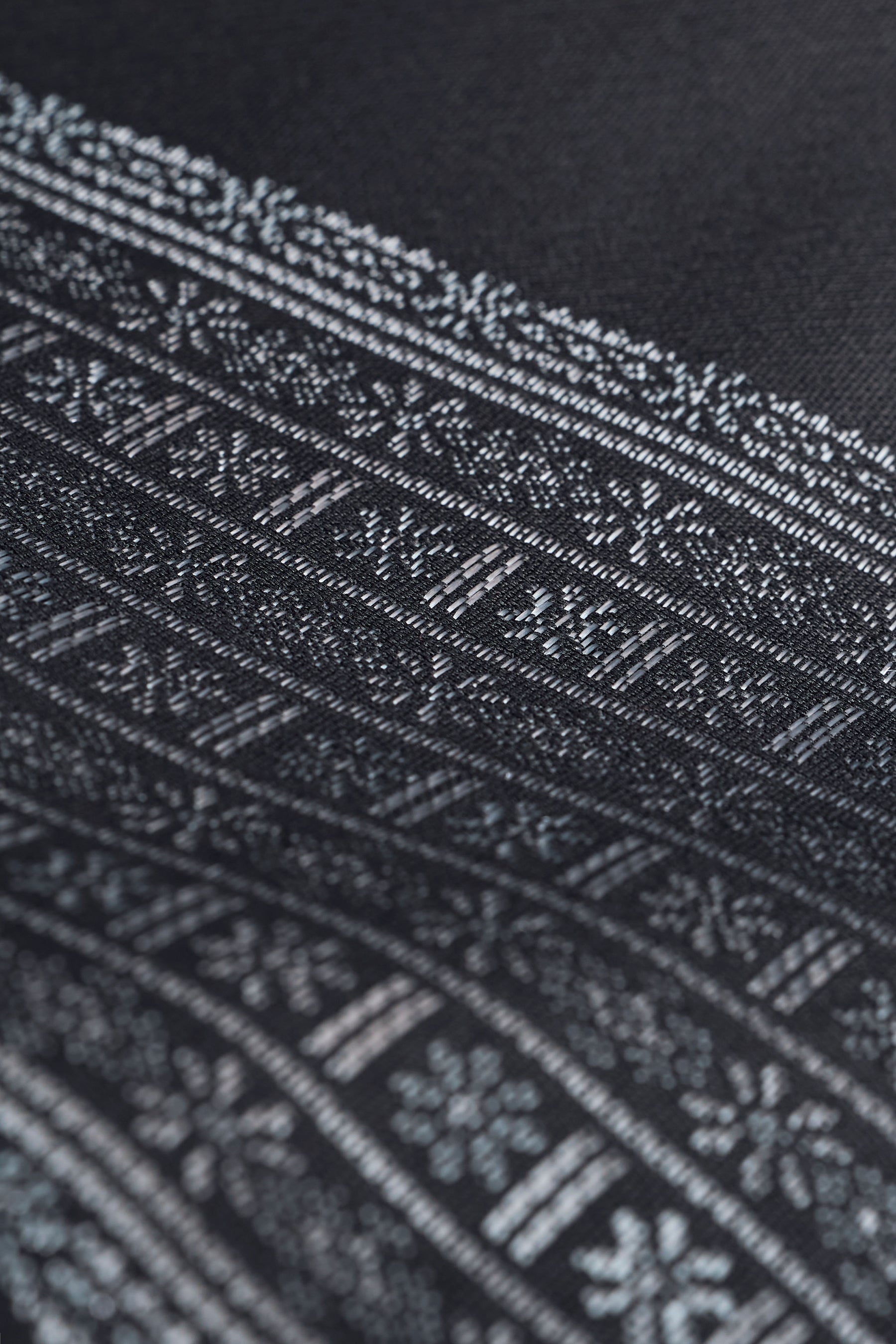 Samping Tebaran Bujur Kesuma - Black Silver