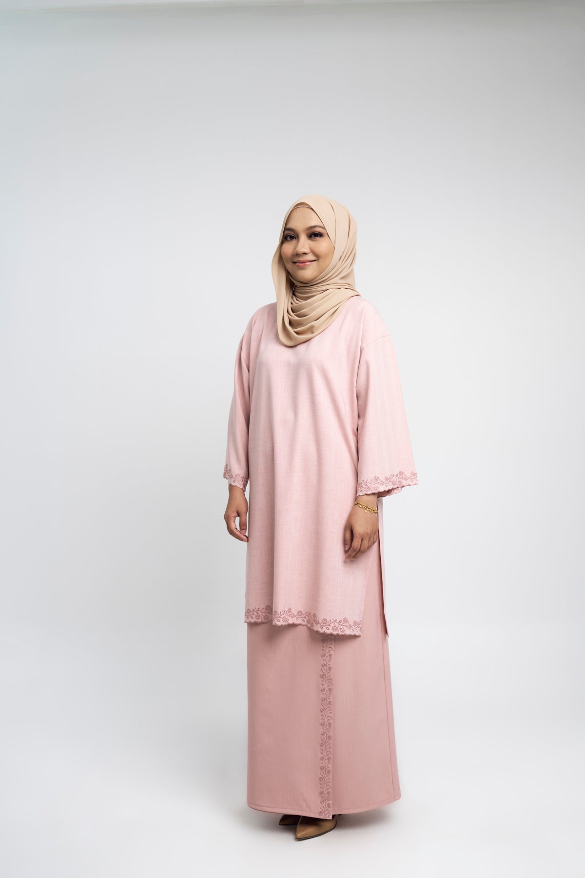 Setanjong Kurung Labuh - Pink