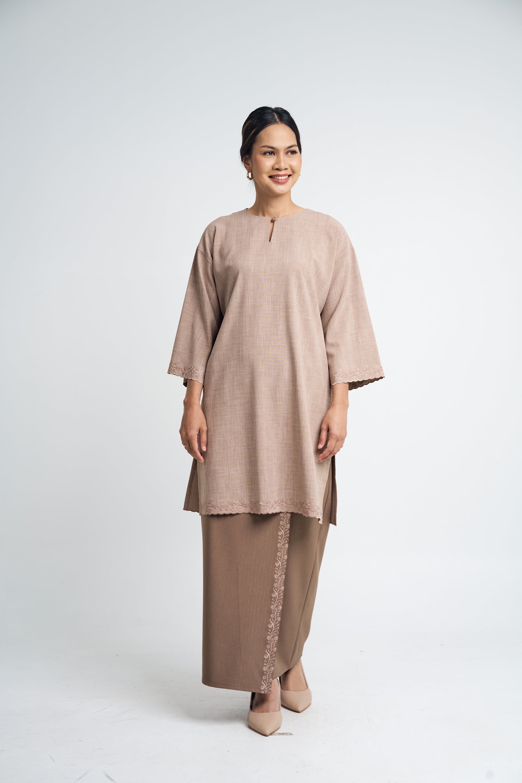 Setanjong Kurung Labuh - Brown