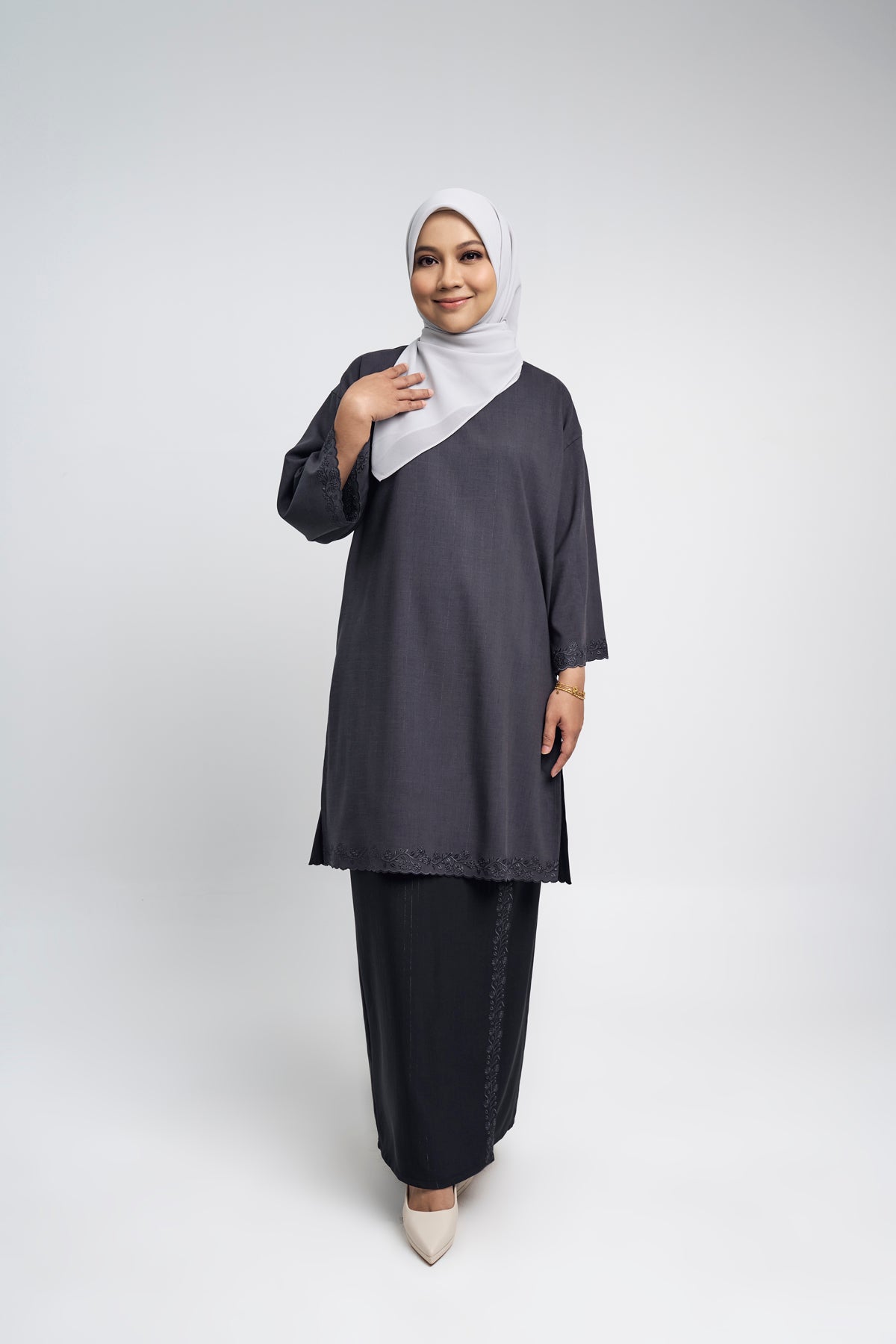 Setanjong Kurung Labuh - Black