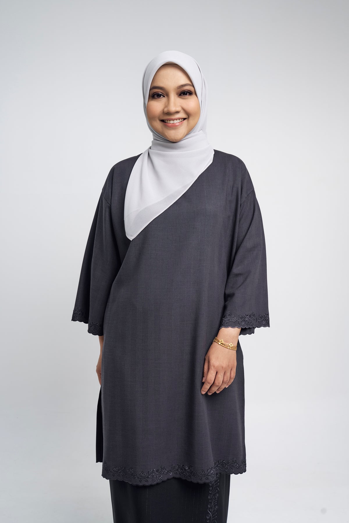 Setanjong Kurung Labuh - Black