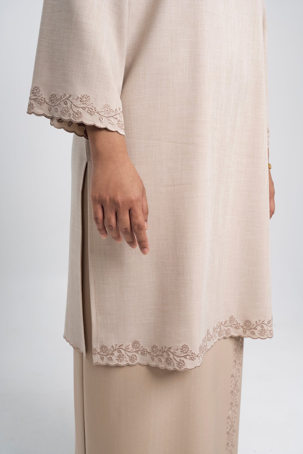 Setanjong Kurung Labuh - Beige
