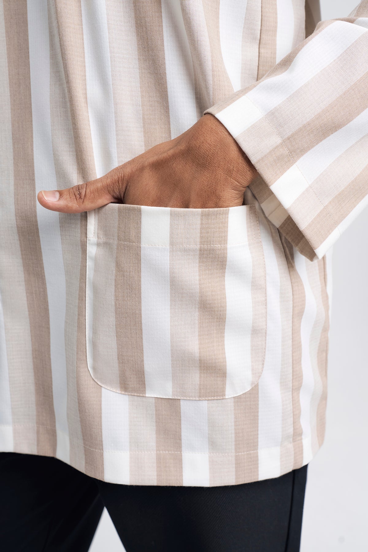 Artisan Tulang Belut Men Top - Light Brown