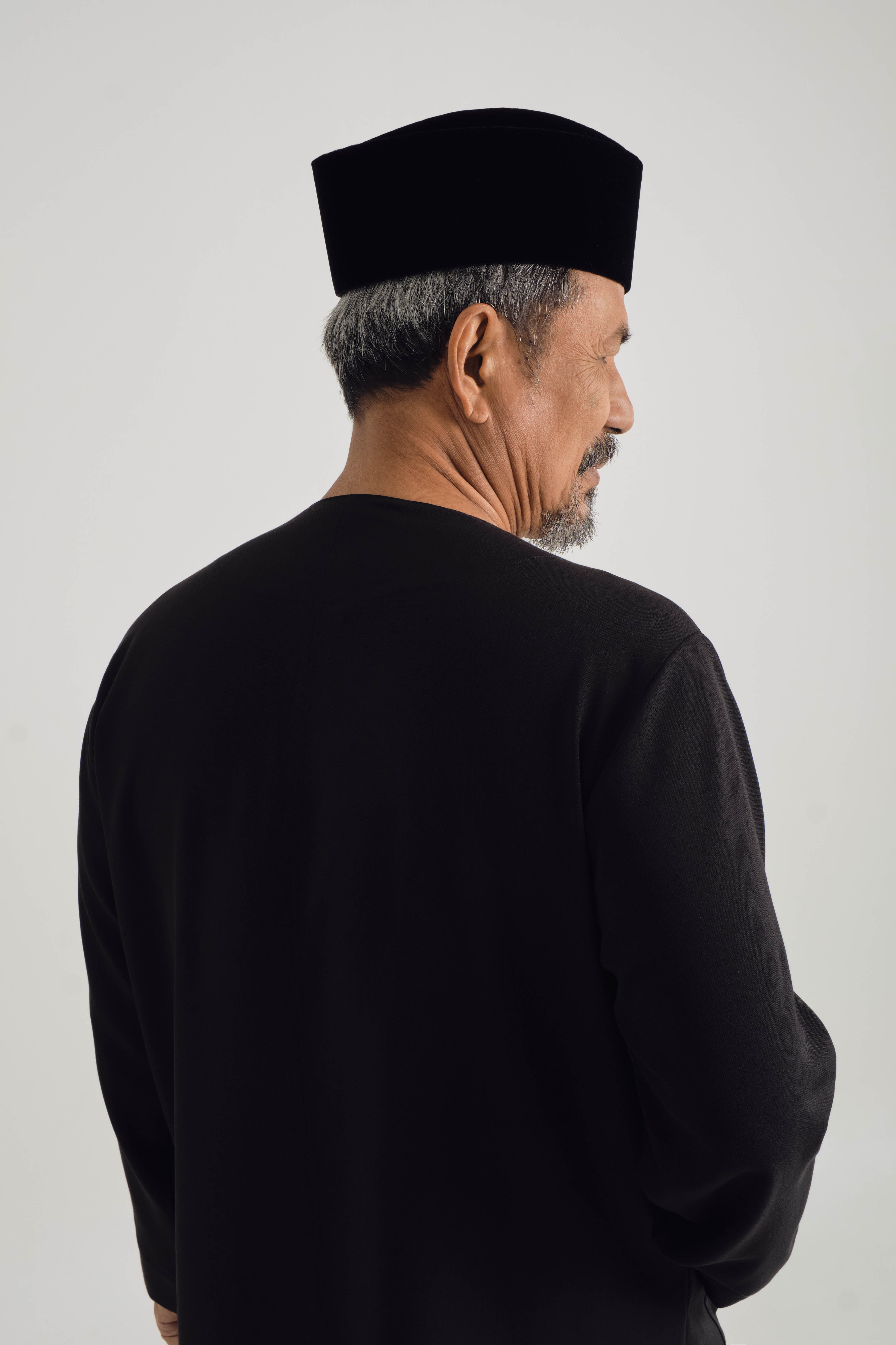 KHATAM x M.NASIR : Classic Fit Baju Melayu Teluk Belanga - Black