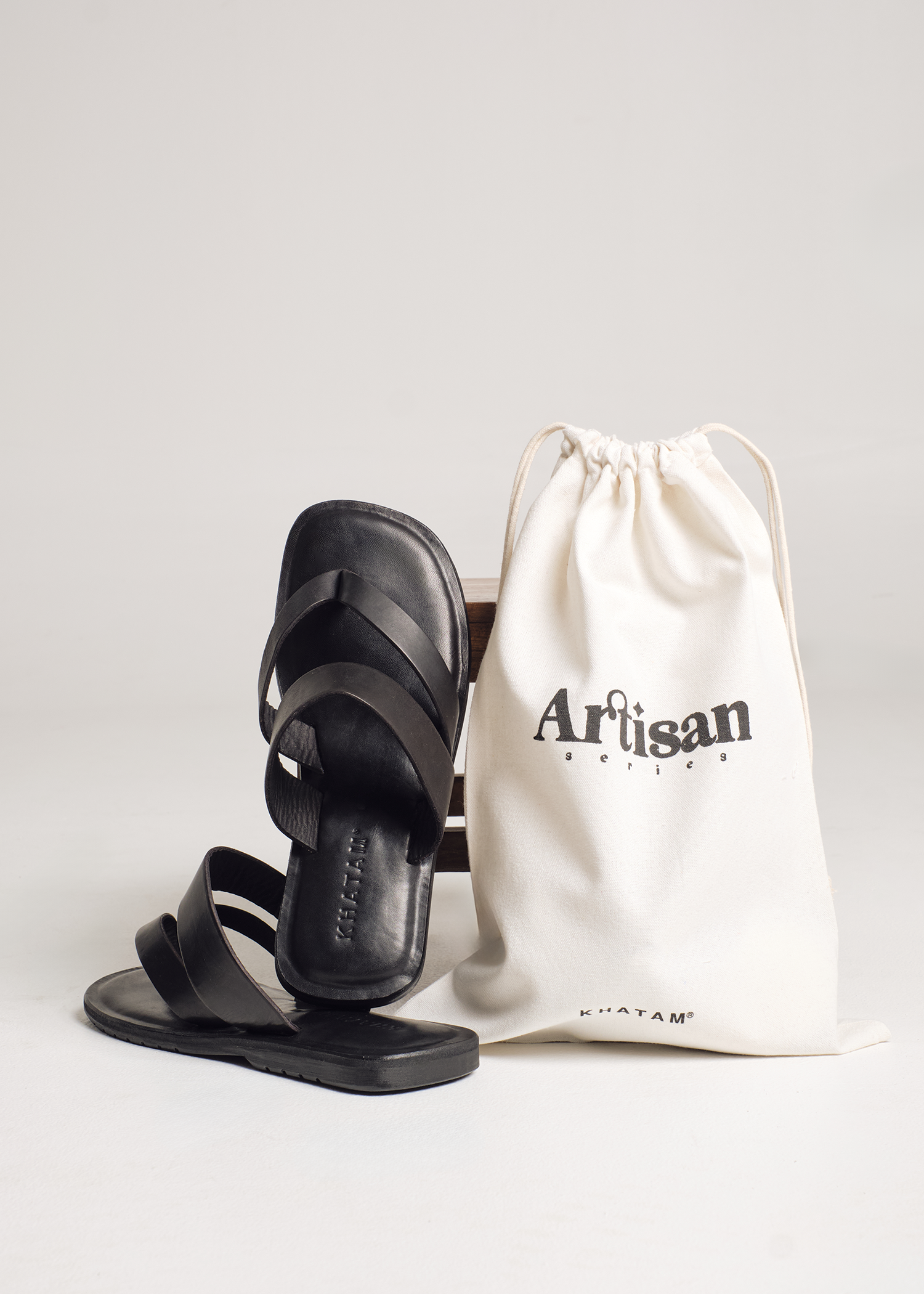 Sandal Toe-Post Strap Leather Sandal - Black