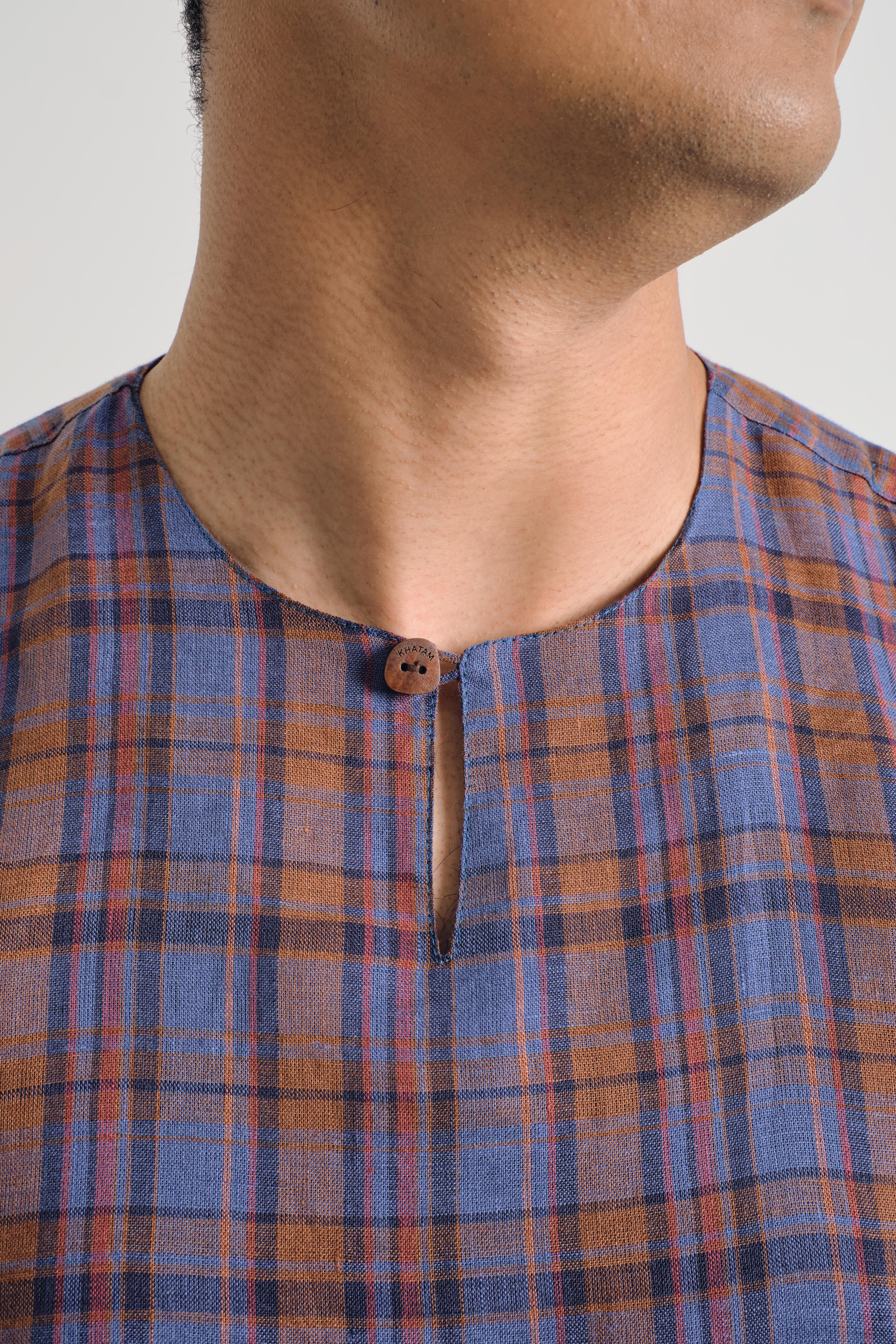 Geba Men Top Quarter in Checkered Mocha