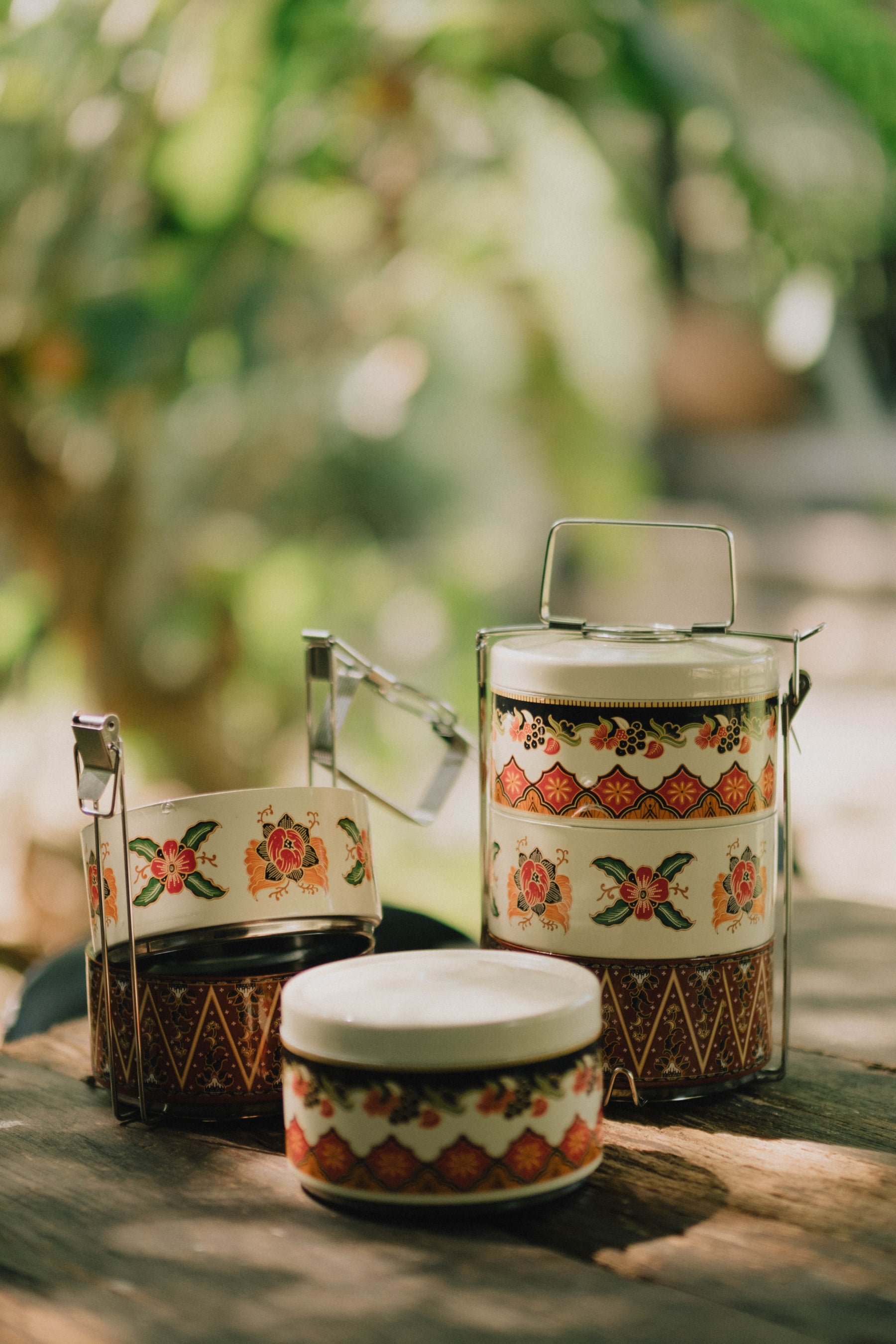 KHATAM appreciates : Yoss Yoseff Tiffin 3 Tier Set