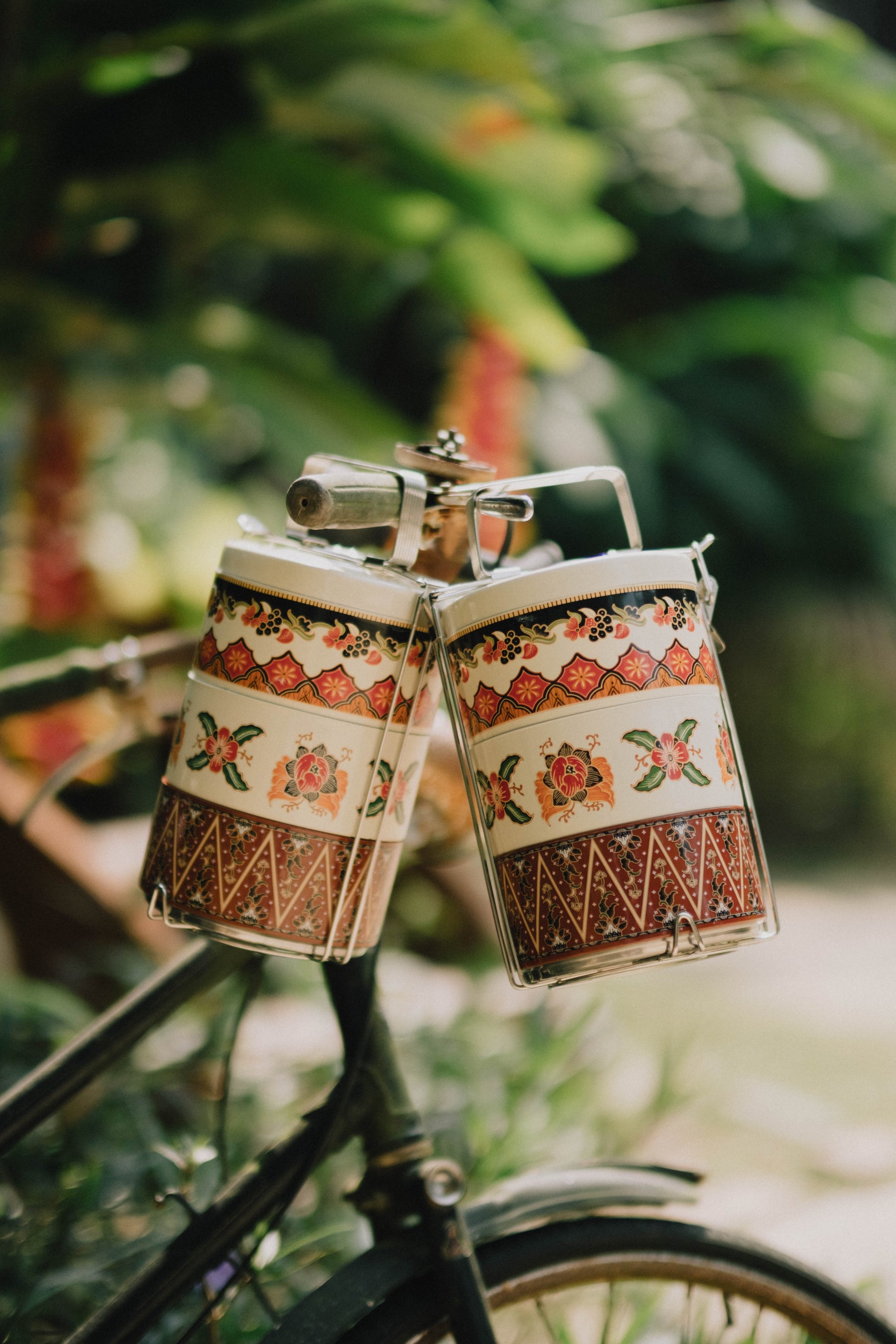 KHATAM appreciates : Yoss Yoseff Tiffin 3 Tier Set