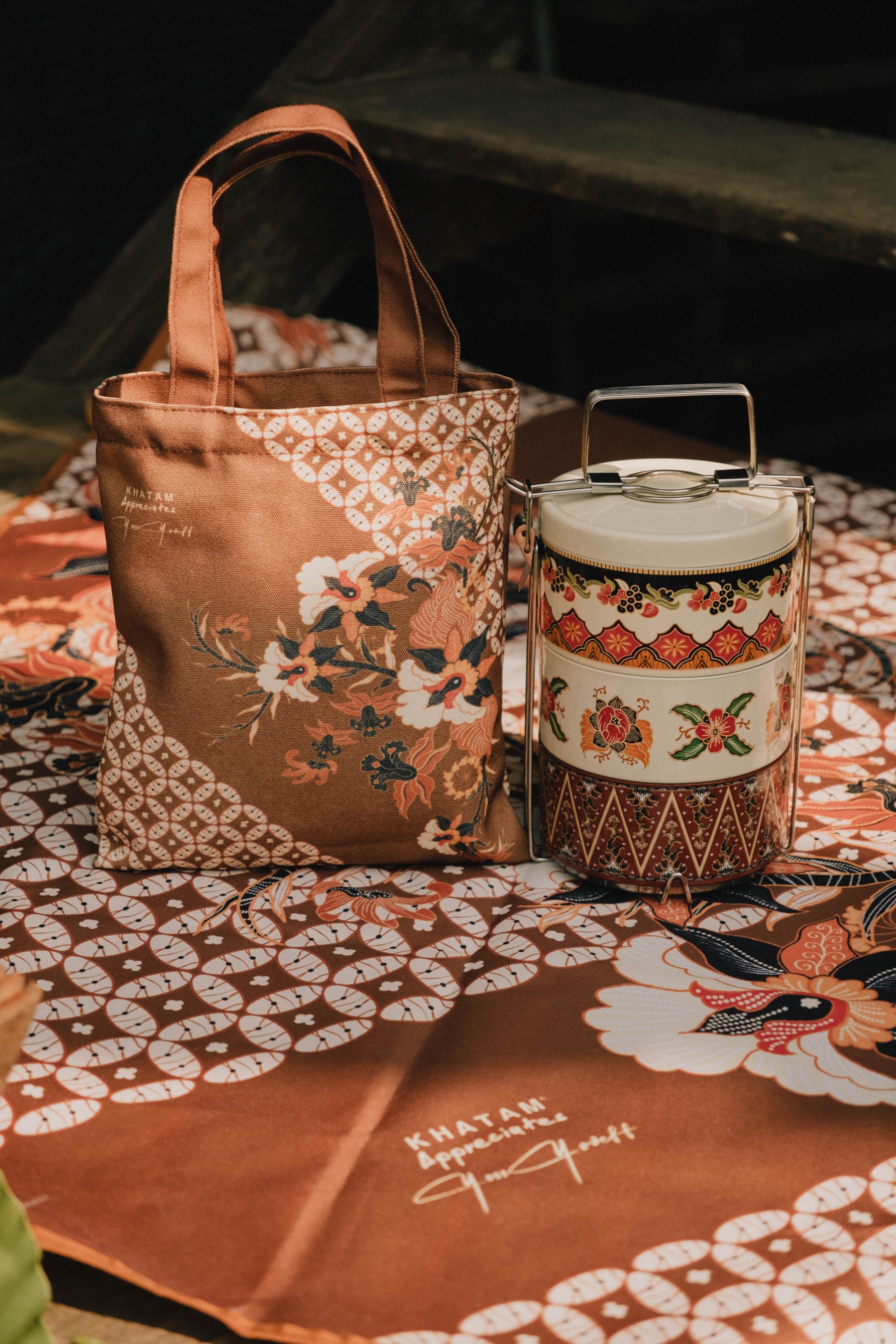 KHATAM appreciates : Yoss Yoseff Picnic Mat with Bag Set