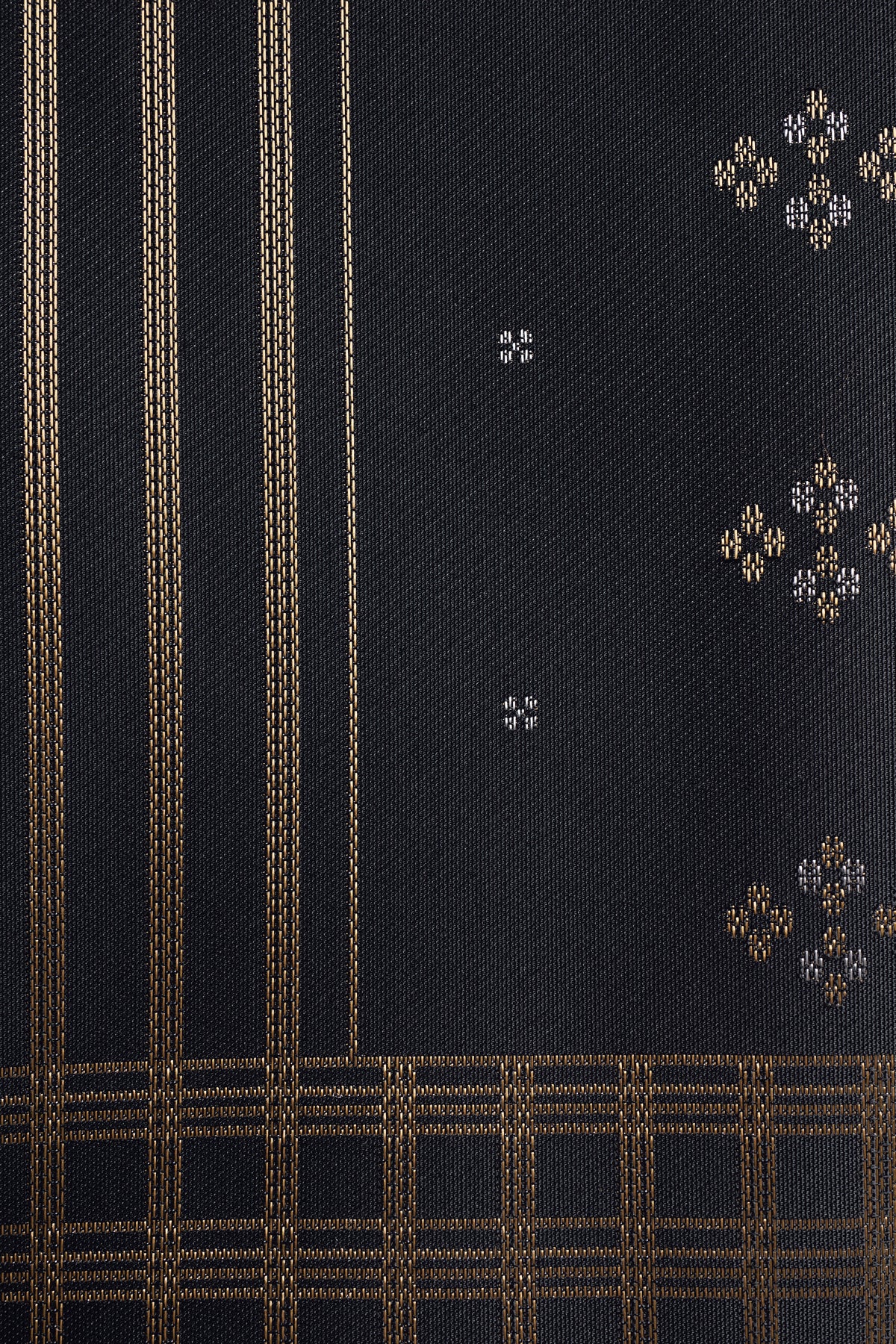 Samping Galur Cengkih - Hitam Emas