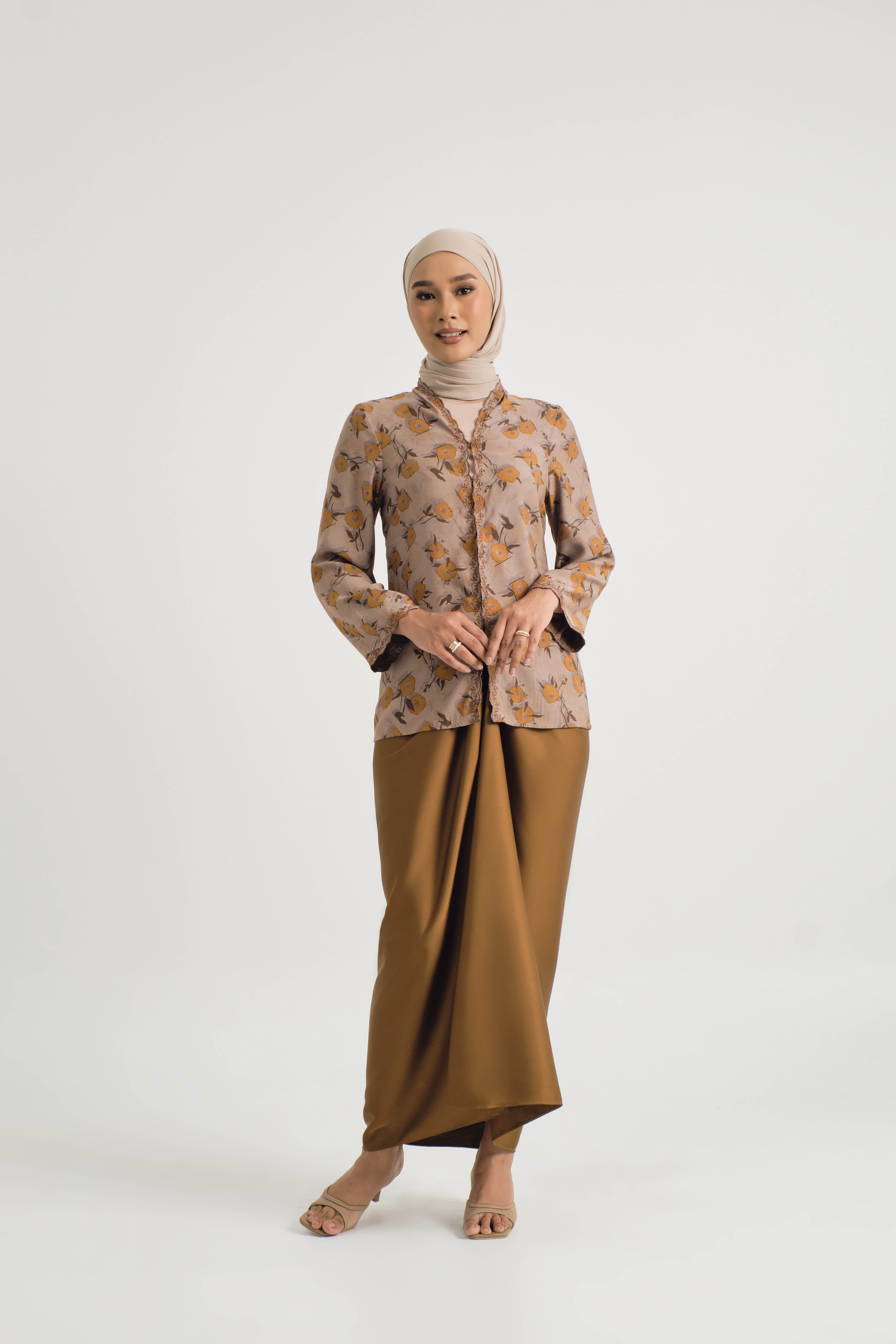 Women Series Soraya Kebaya Lepas - Gold