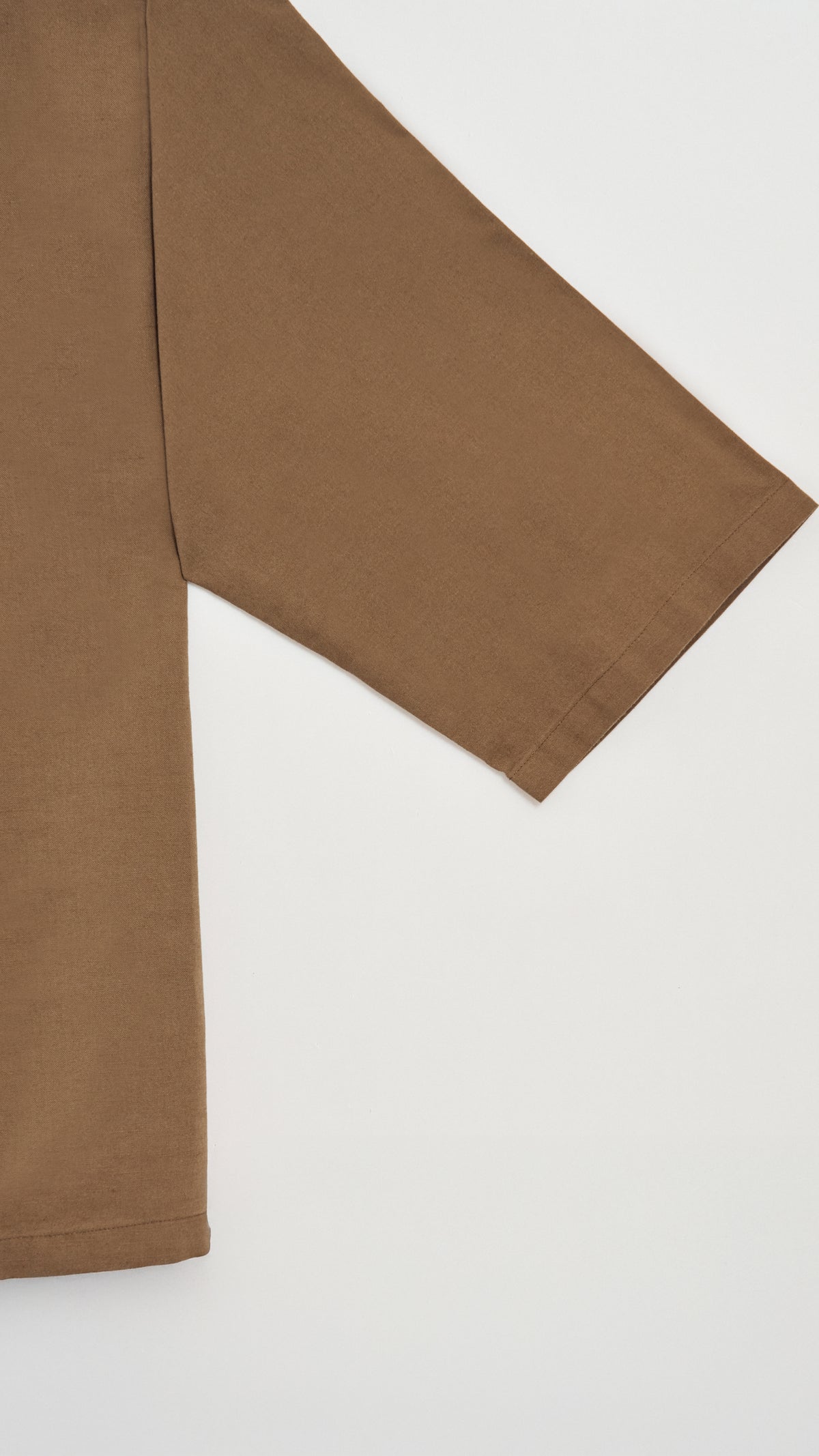 Kuadra Loose Fit Men Top Quarter Sleeve - Brown