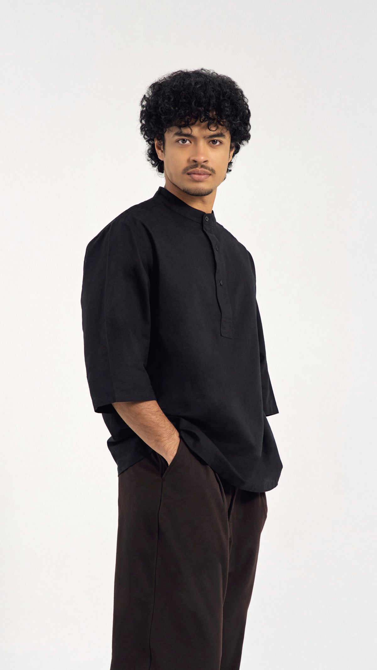 Kuadra Loose Fit Men Top Quarter Sleeve - Black