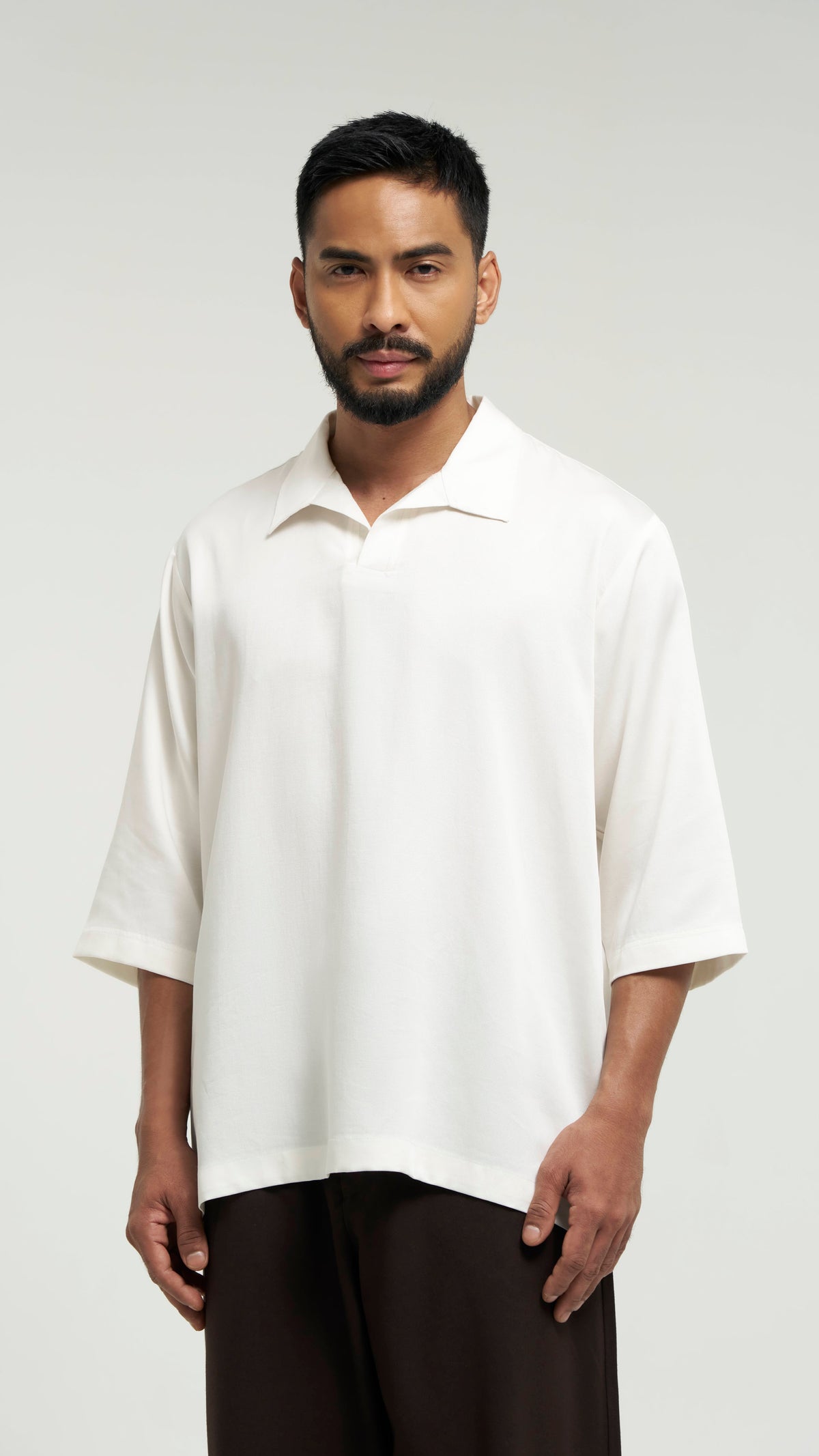 Tasor Loose Fit Open Collar Top - Off White