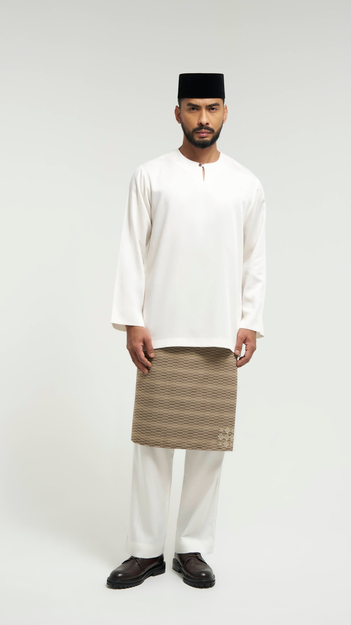 Tasor Loose Fit Teluk Belanga - Off White