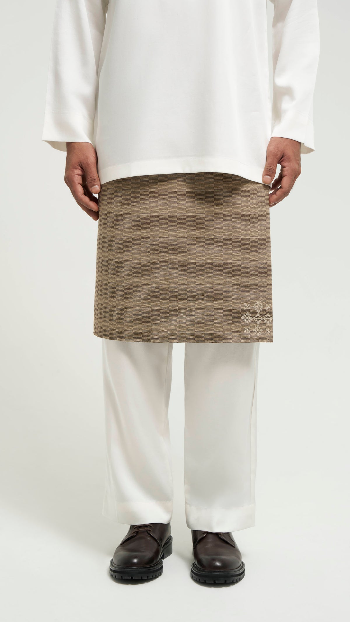 Tasor Loose Fit Teluk Belanga - Off White