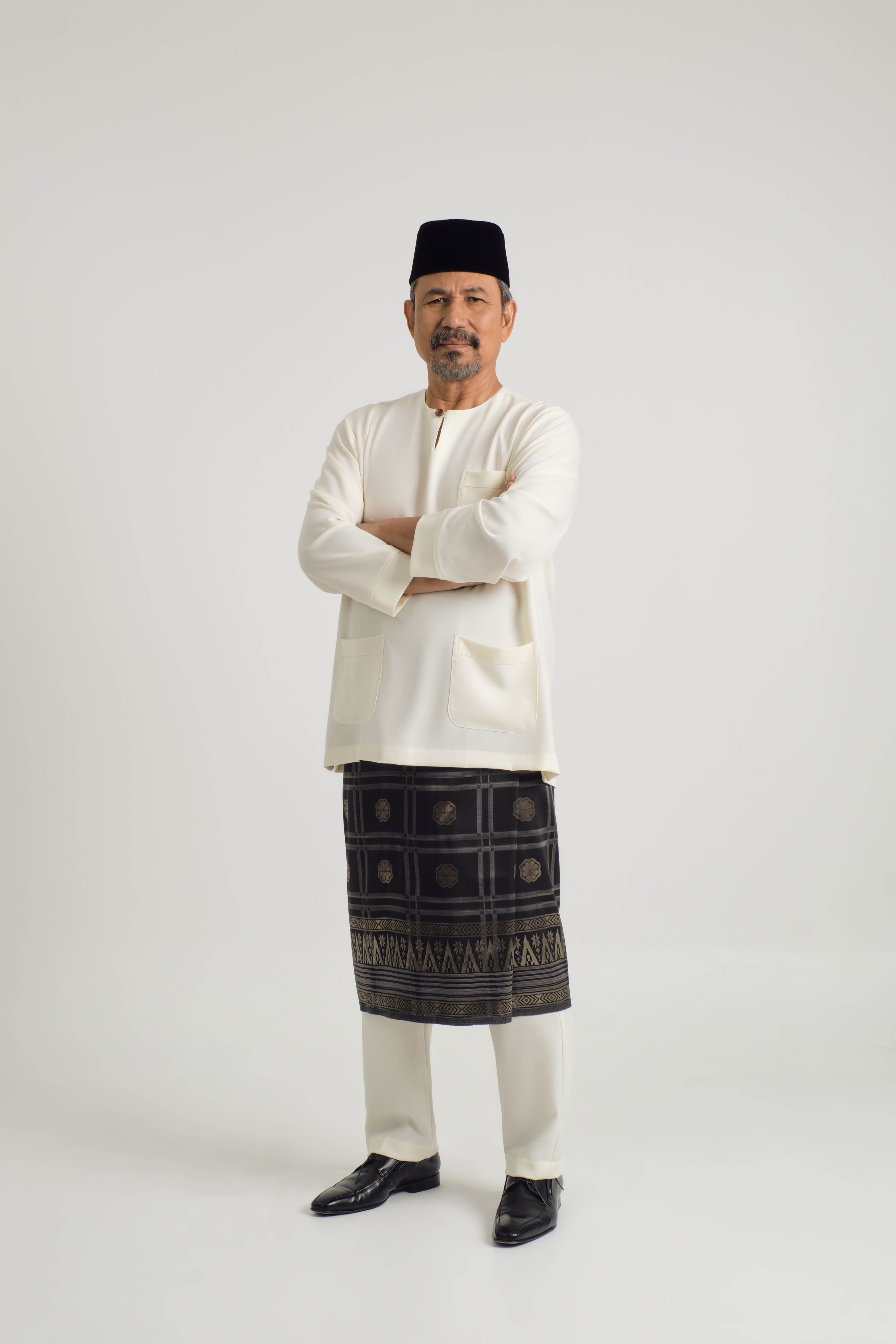 KHATAM x M.NASIR : Classic Fit Baju Melayu Teluk Belanga - Off White