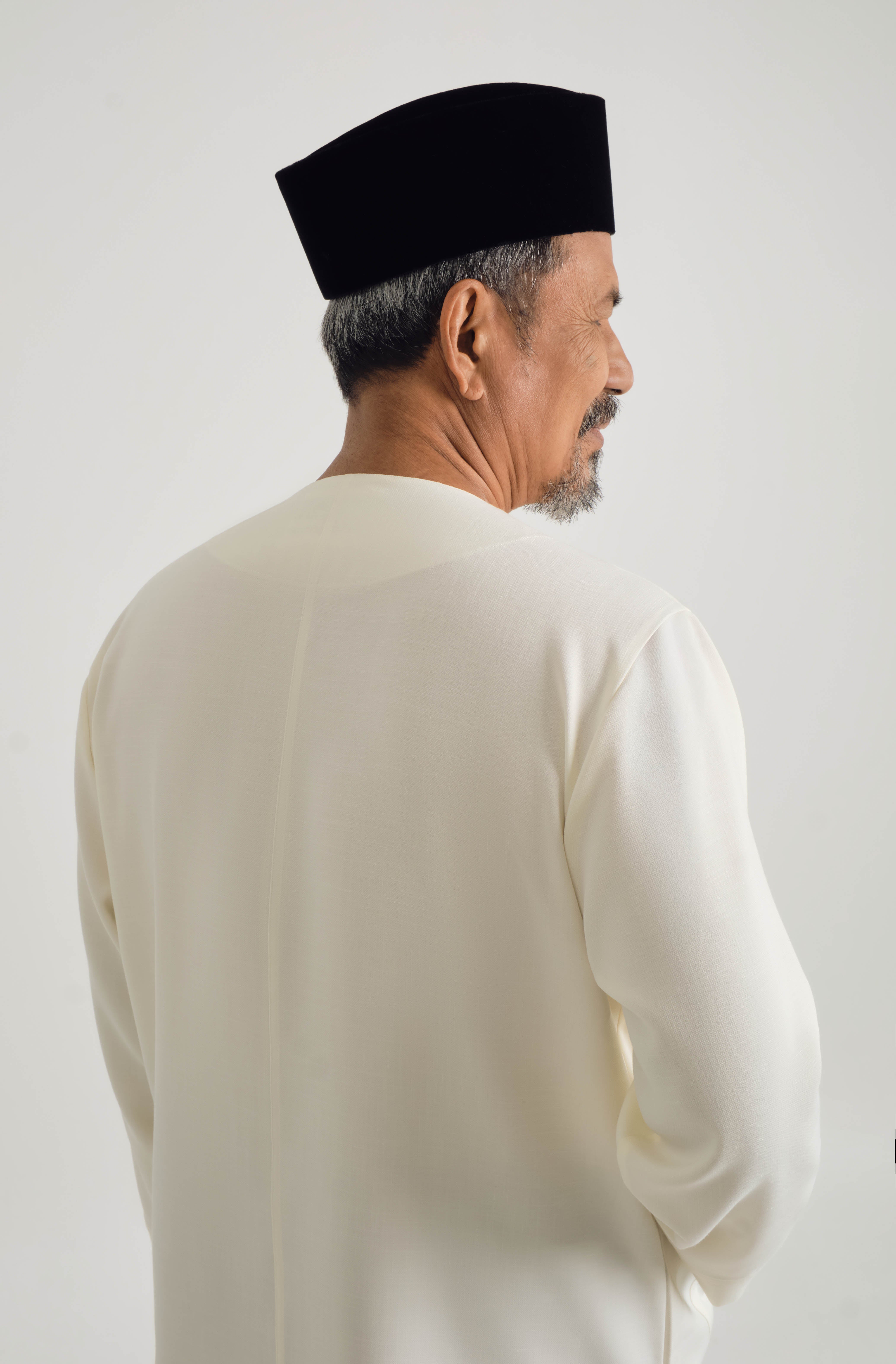 KHATAM x M.NASIR : Classic Fit Baju Melayu Teluk Belanga - Off White