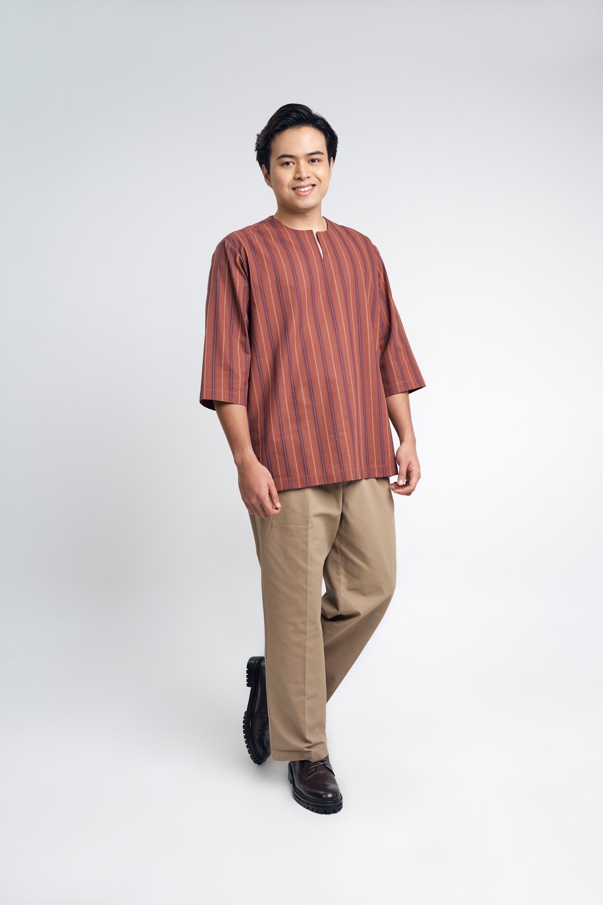 Palong Loose Fit Men Top Quarter - Auburn Brown