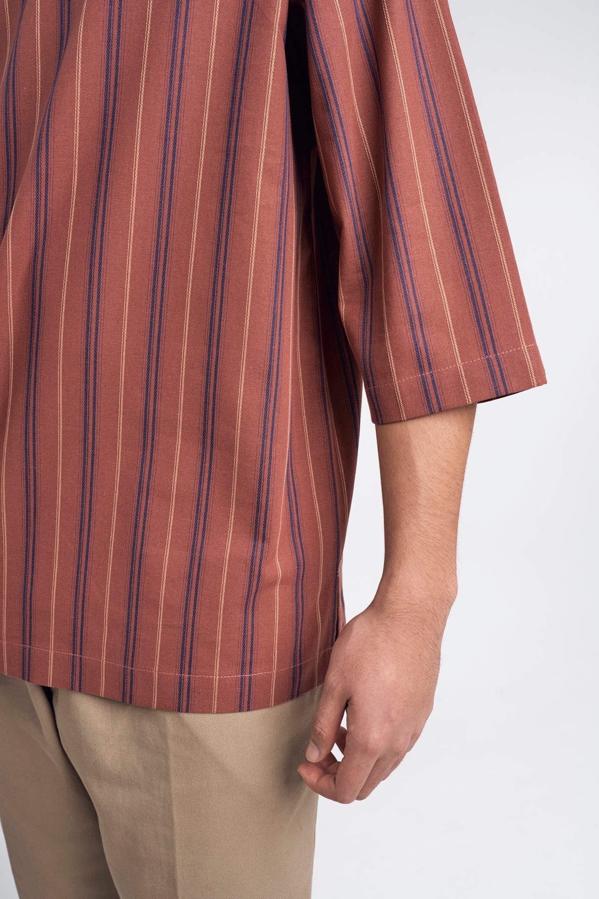 Palong Loose Fit Men Top Quarter - Auburn Brown