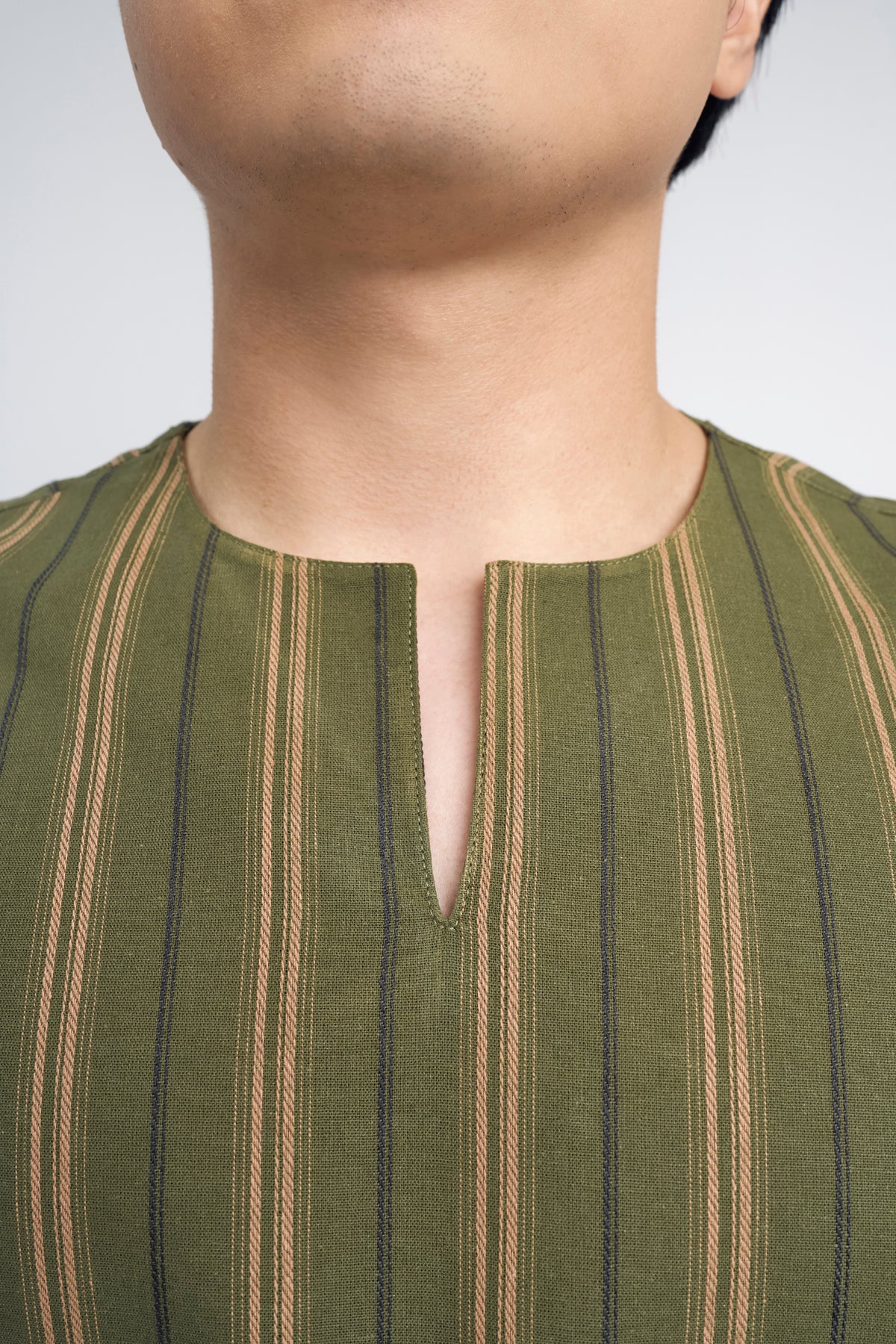 Palong Loose Fit Men Top Quarter - Avocado Green