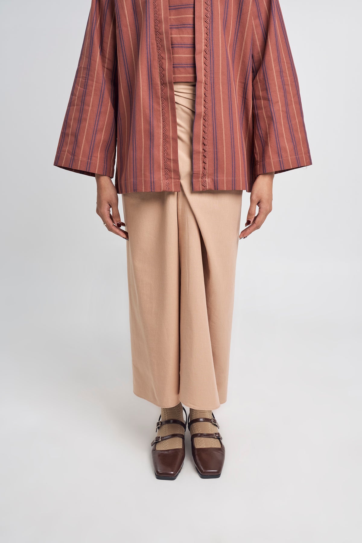 Palong Women Kebaya Pendek - Auburn Brown