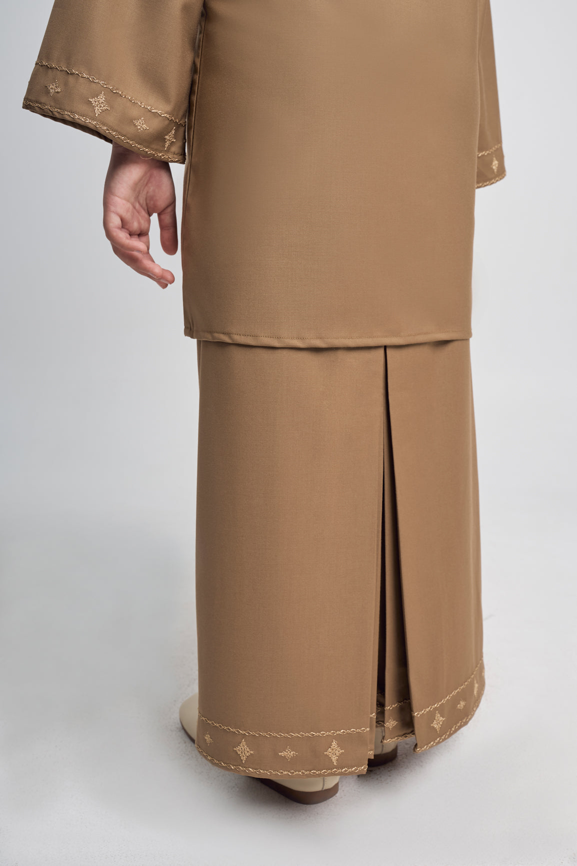 Patawali Girl Kebaya - Hazel Brown