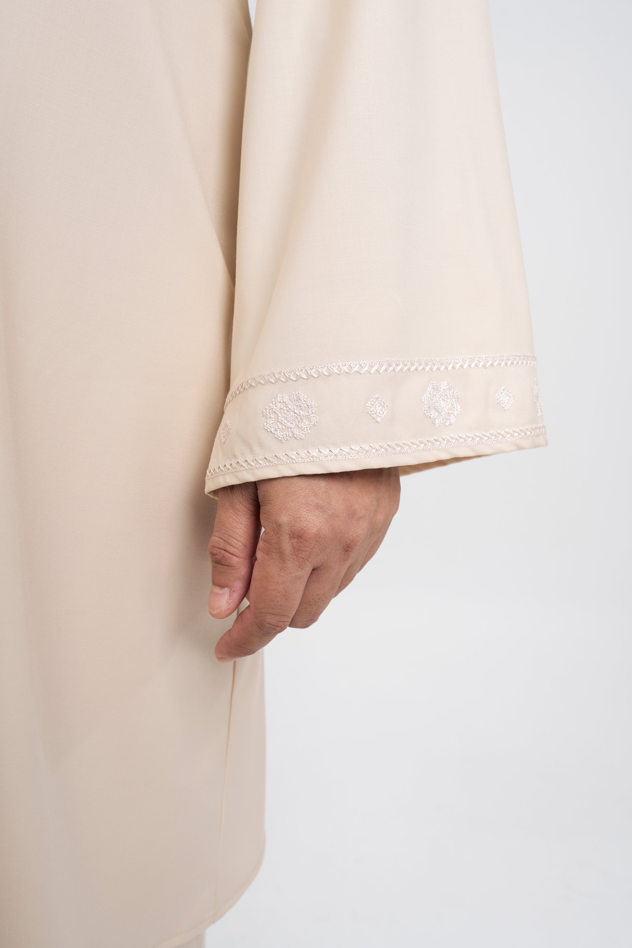 Patawali Baju Kebaya - Ecru Beige