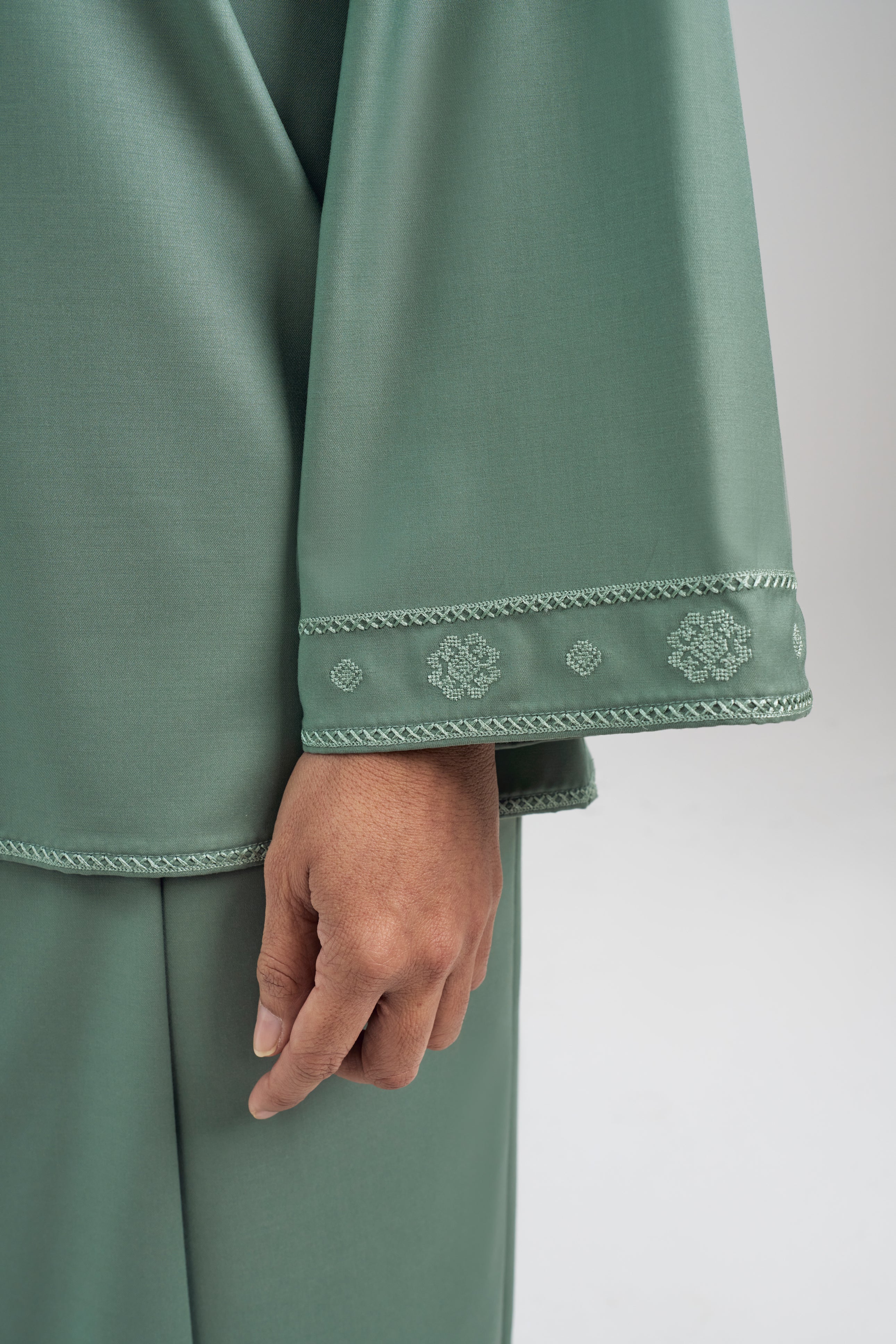 Patawali Baju Kurung - Grass Green