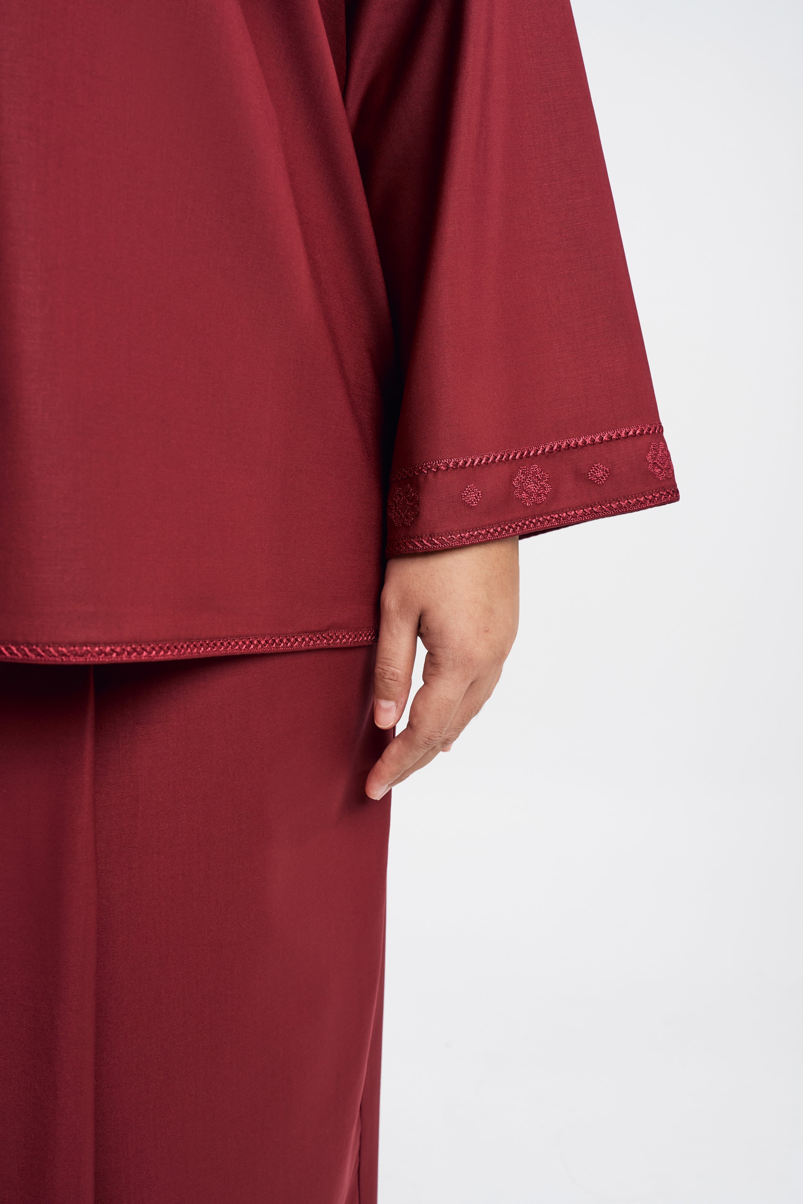 Patawali Baju Kurung - Mahogany Red