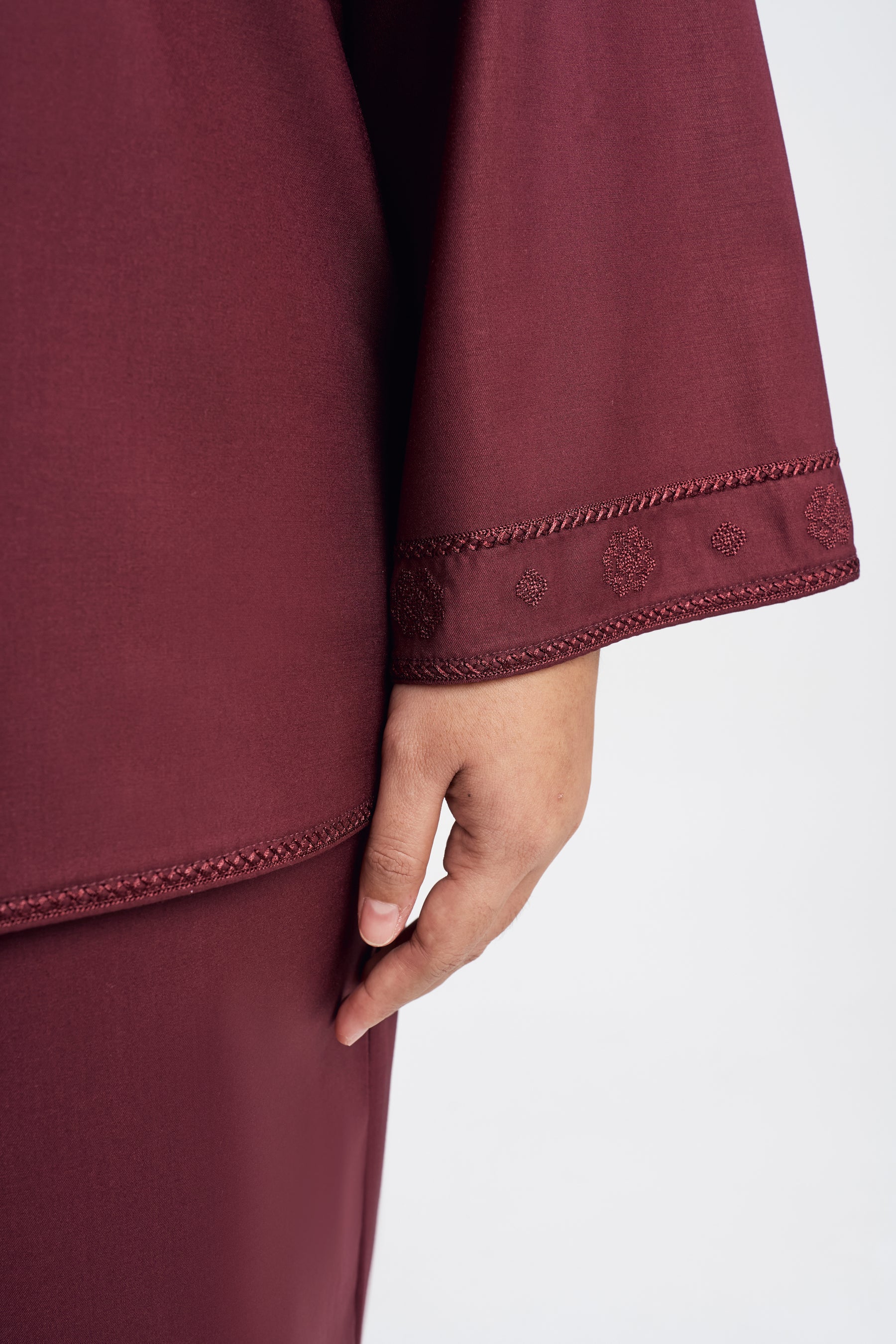 Patawali Baju Kurung - Burgundy Red