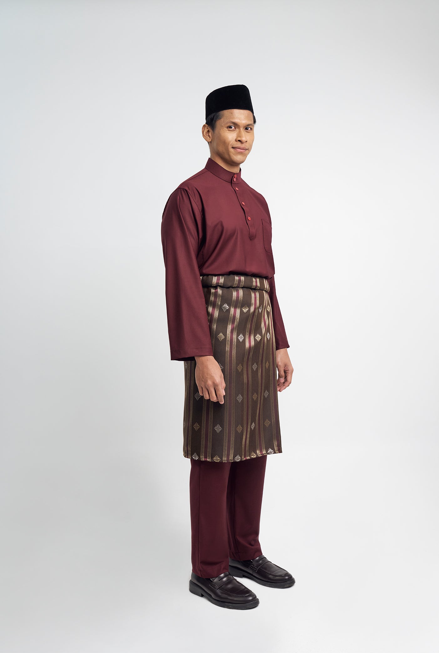 Patawali Classic Fit Baju Melayu Cekak Musang - Mahogany Red