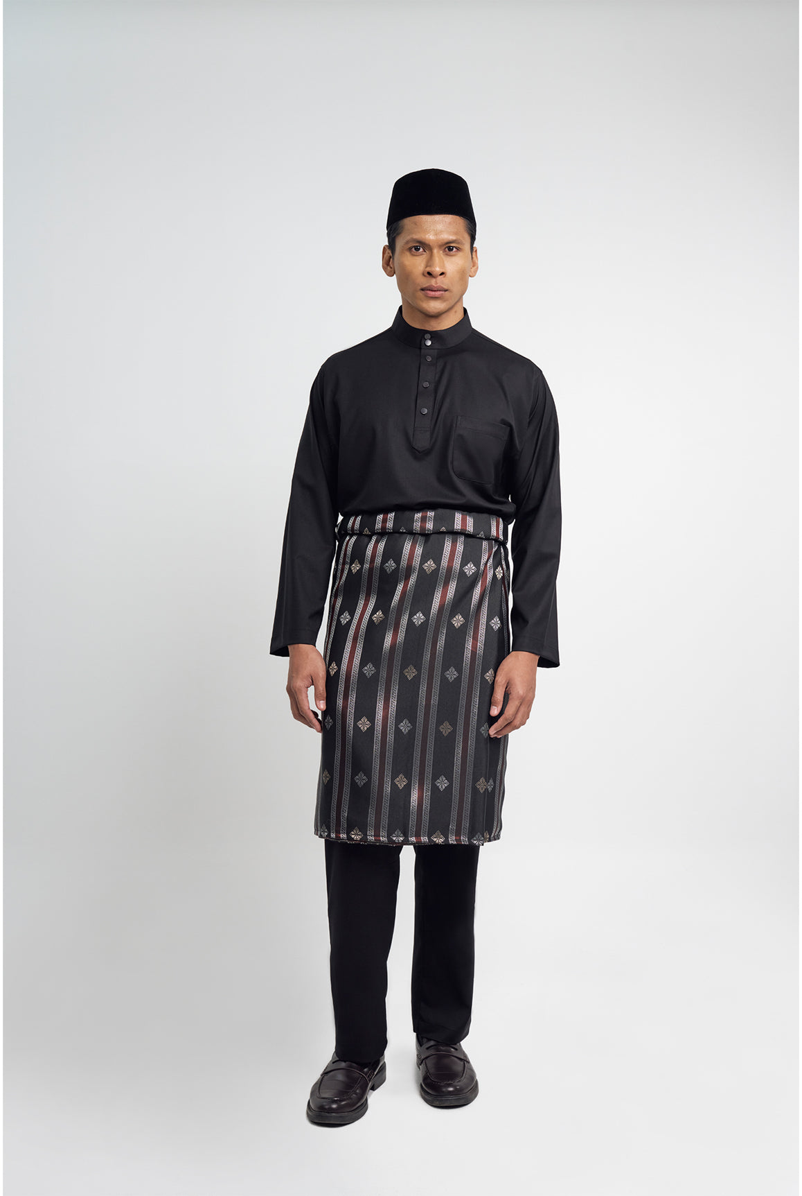 Samping Galur Kelopak - Hitam Merah