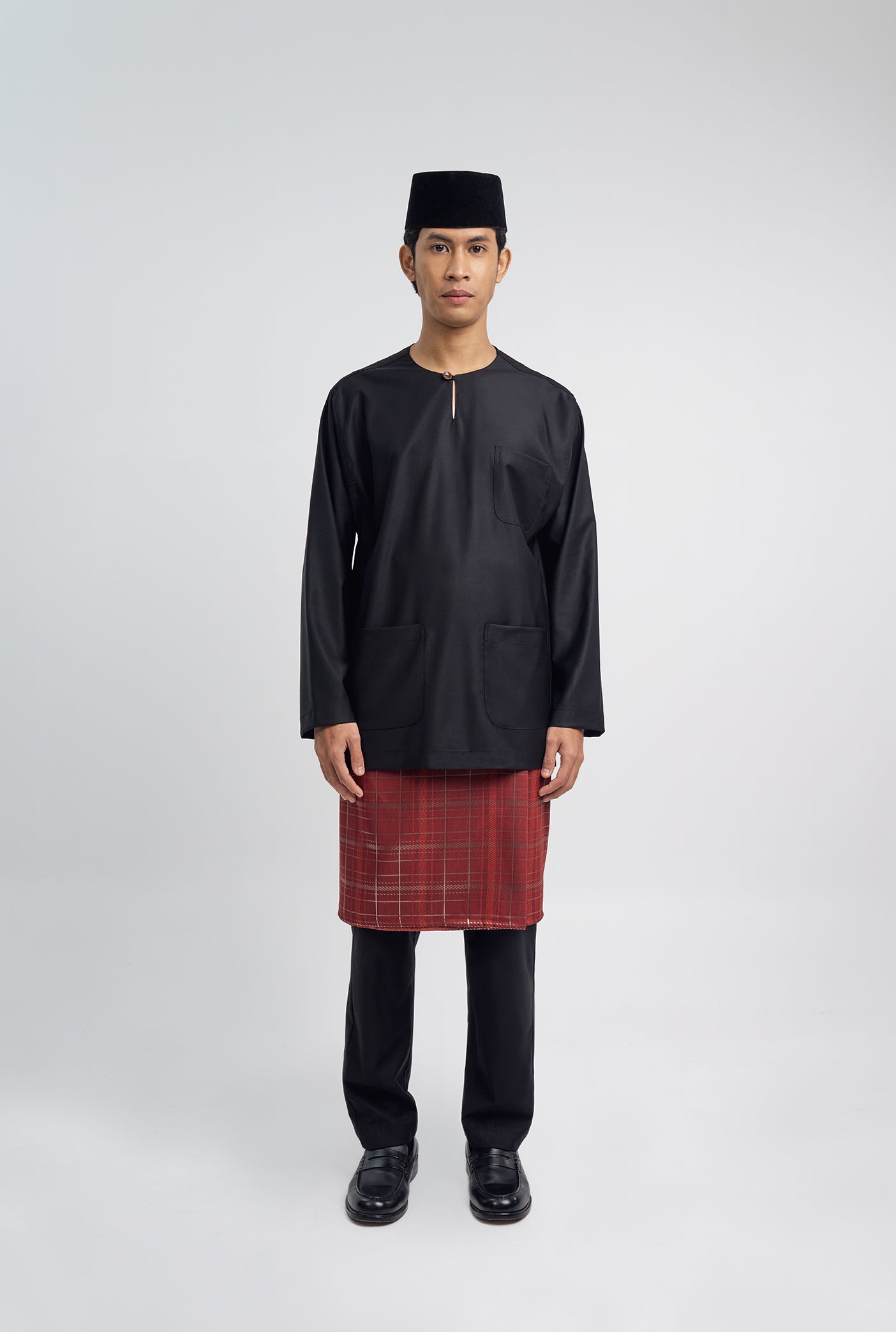 Samping Larik Kekisi - Merah Hati