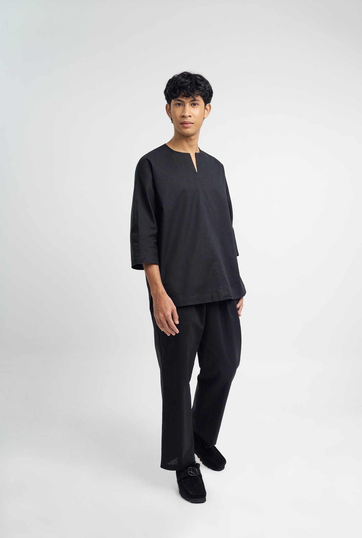 Pesatiga Top with Pants - Black